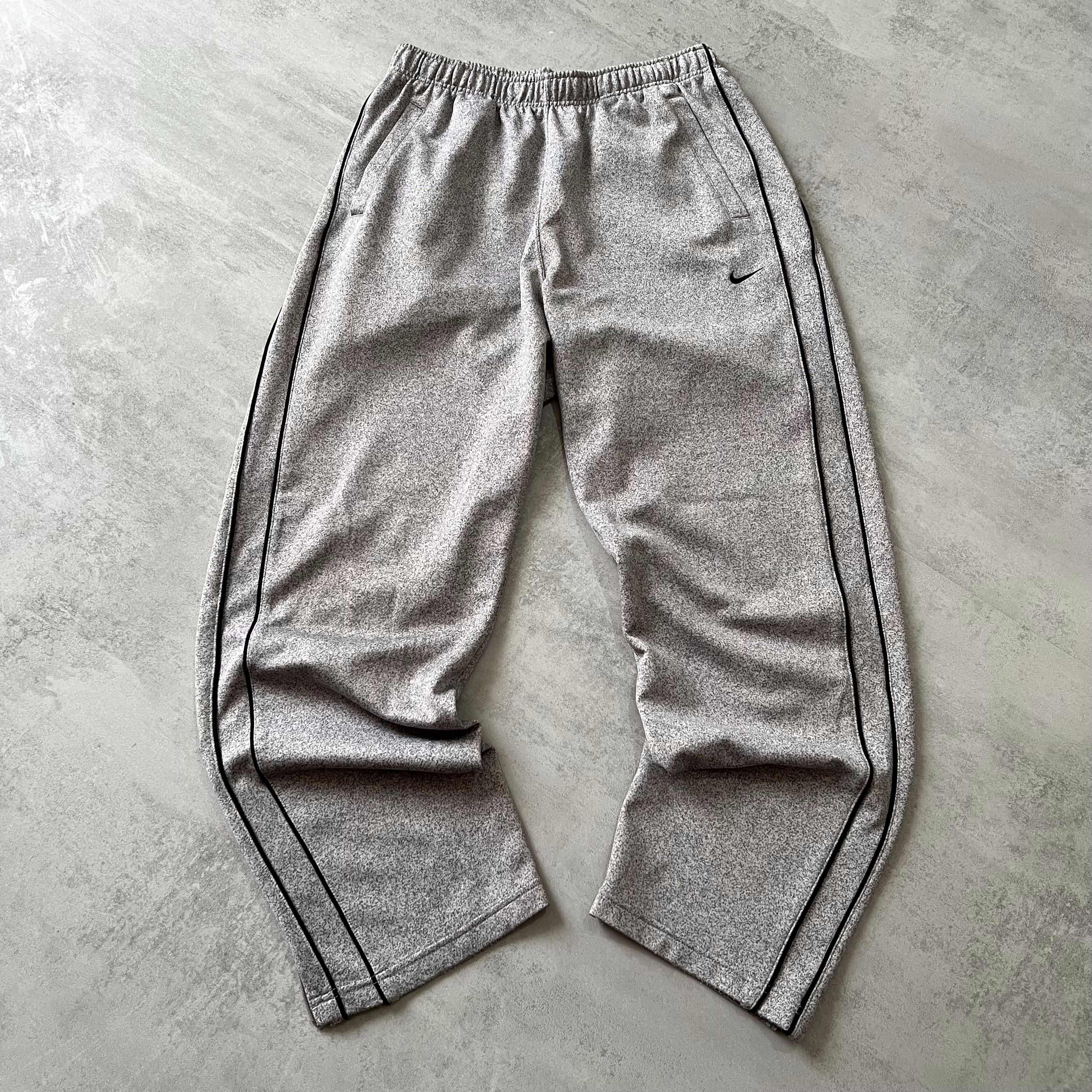 Nike 2000s trackpants (L)