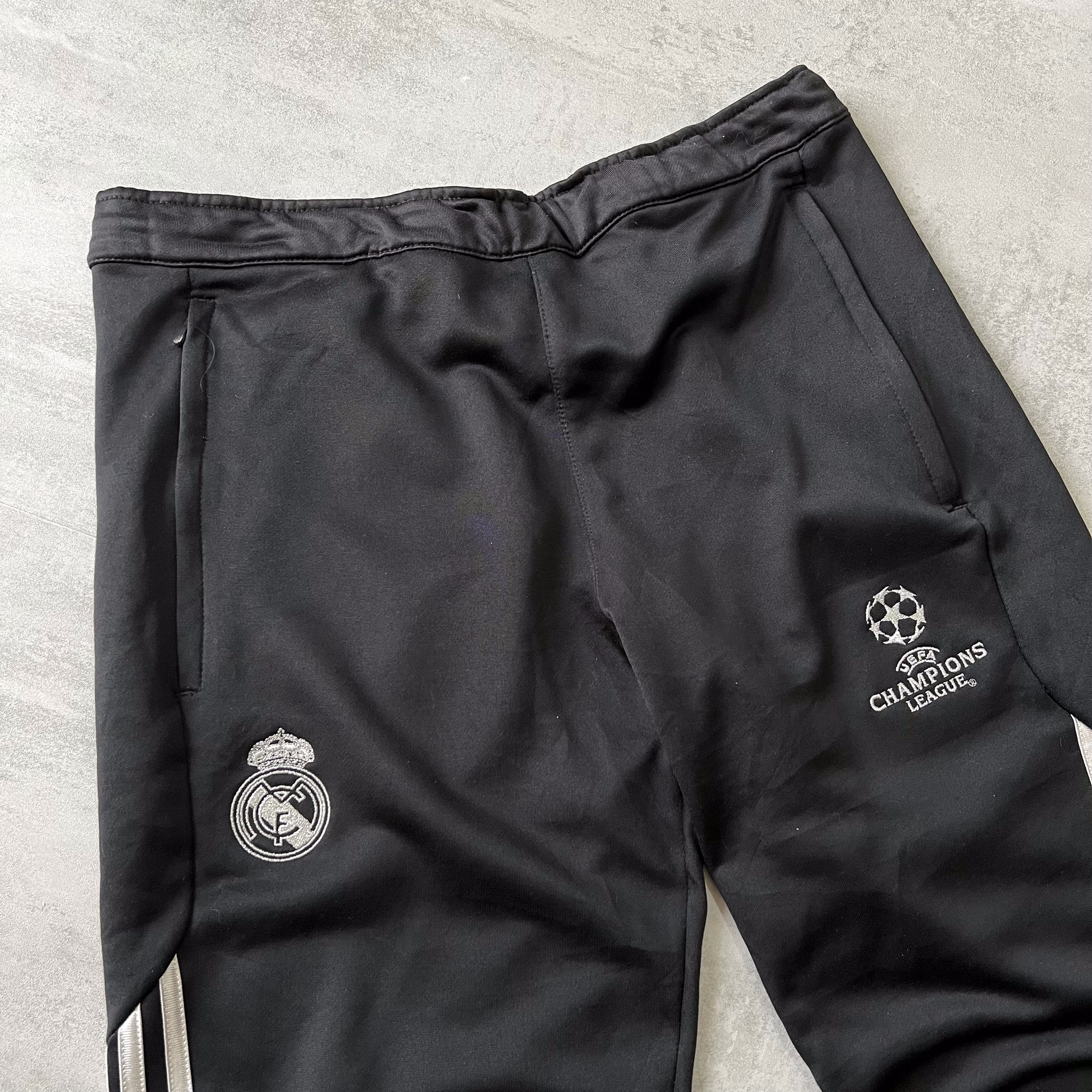 Adidas Real Madrid 2000s trackpants (L)