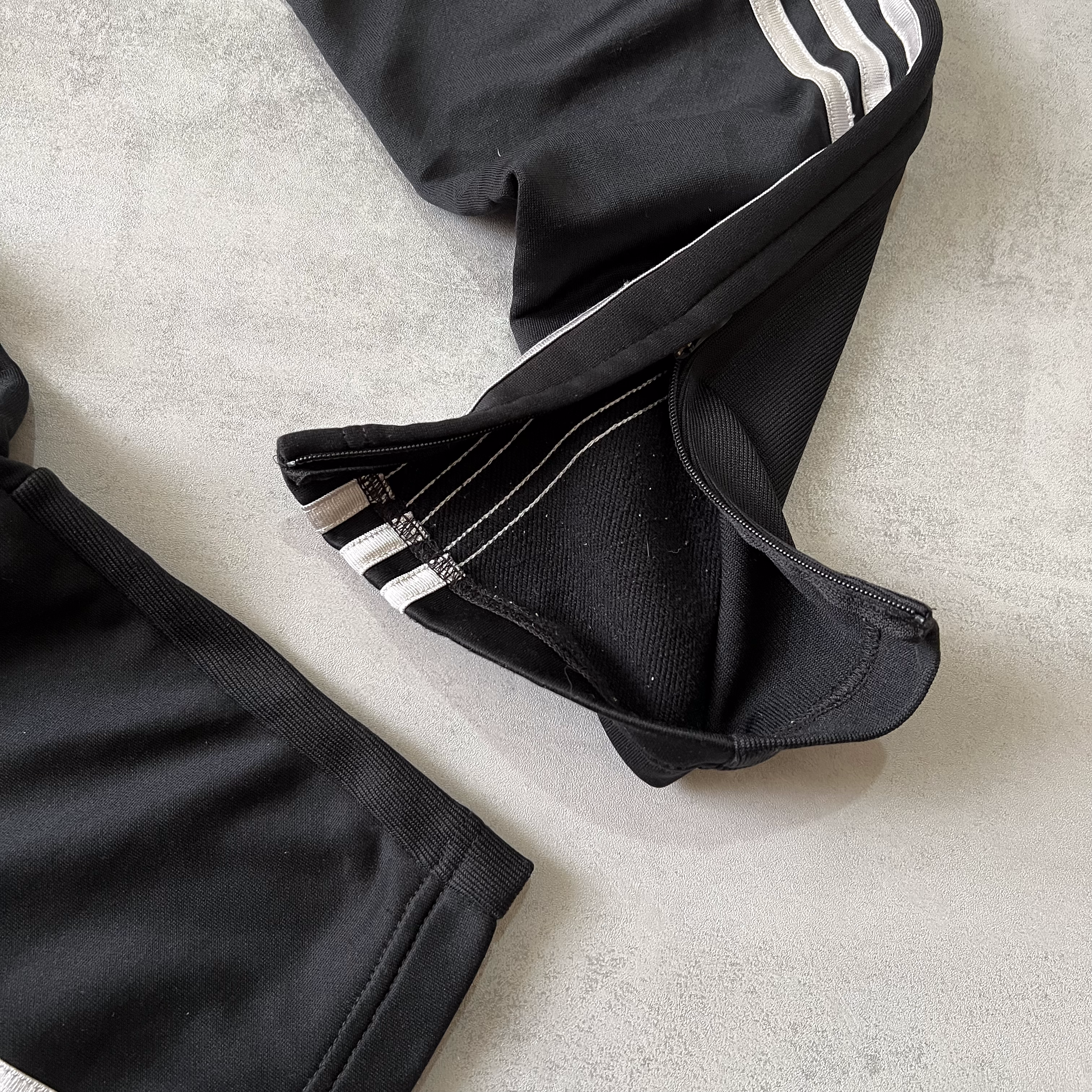 Adidas Real Madrid 2000s trackpants (L)