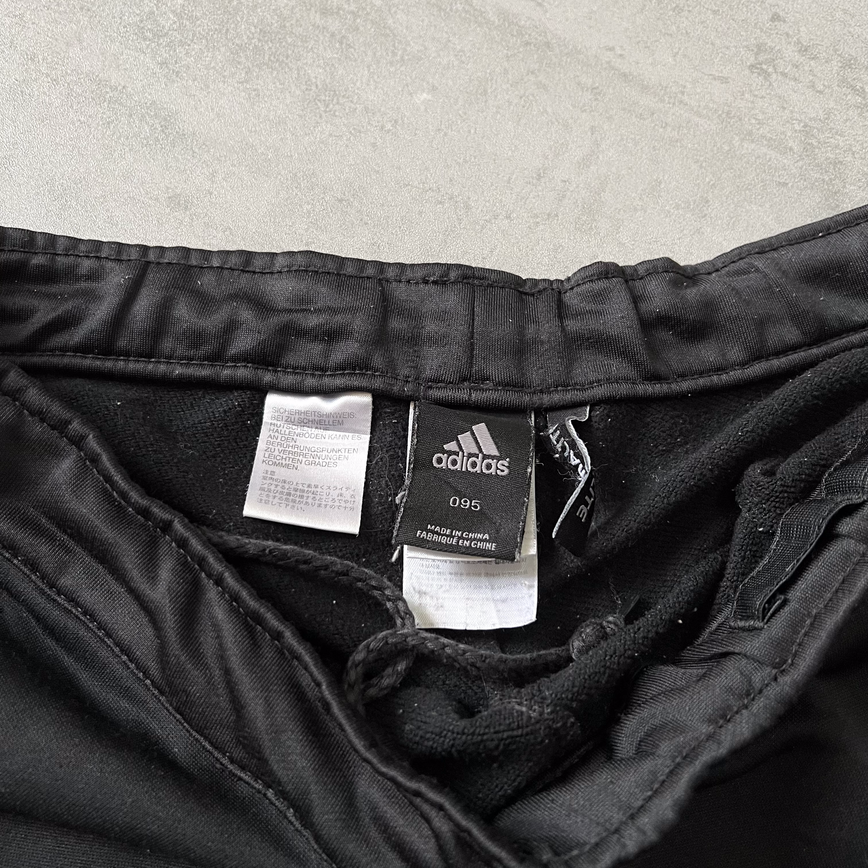 Adidas Real Madrid 2000s trackpants (L)