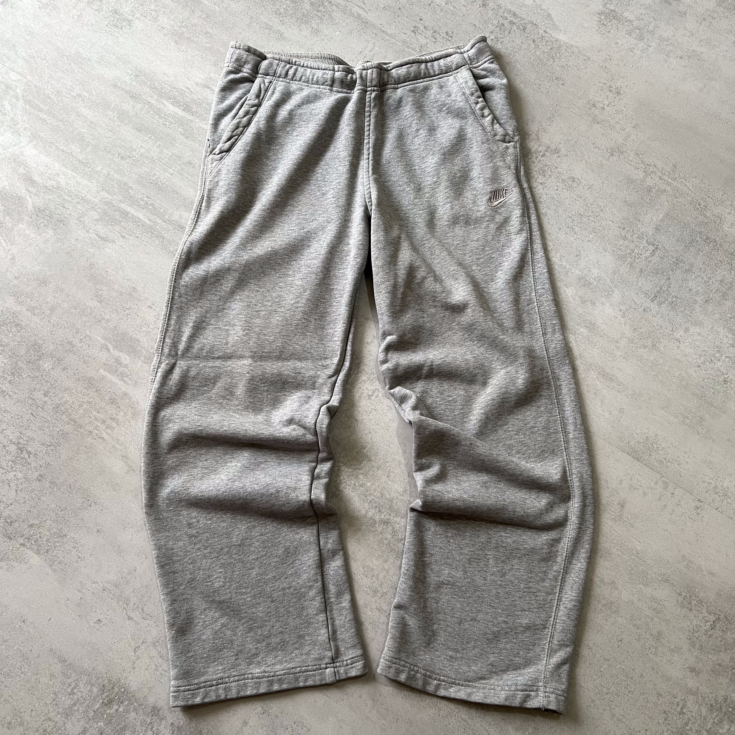 Nike 2000s joggers (M)