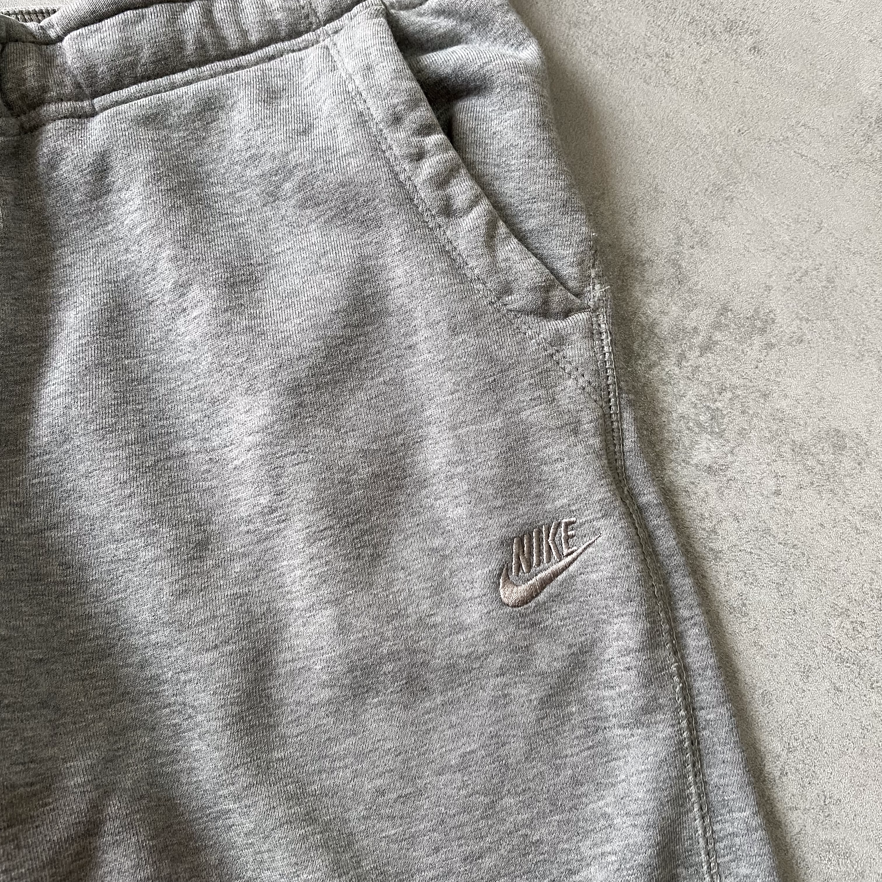 Nike 2000s joggers (M)