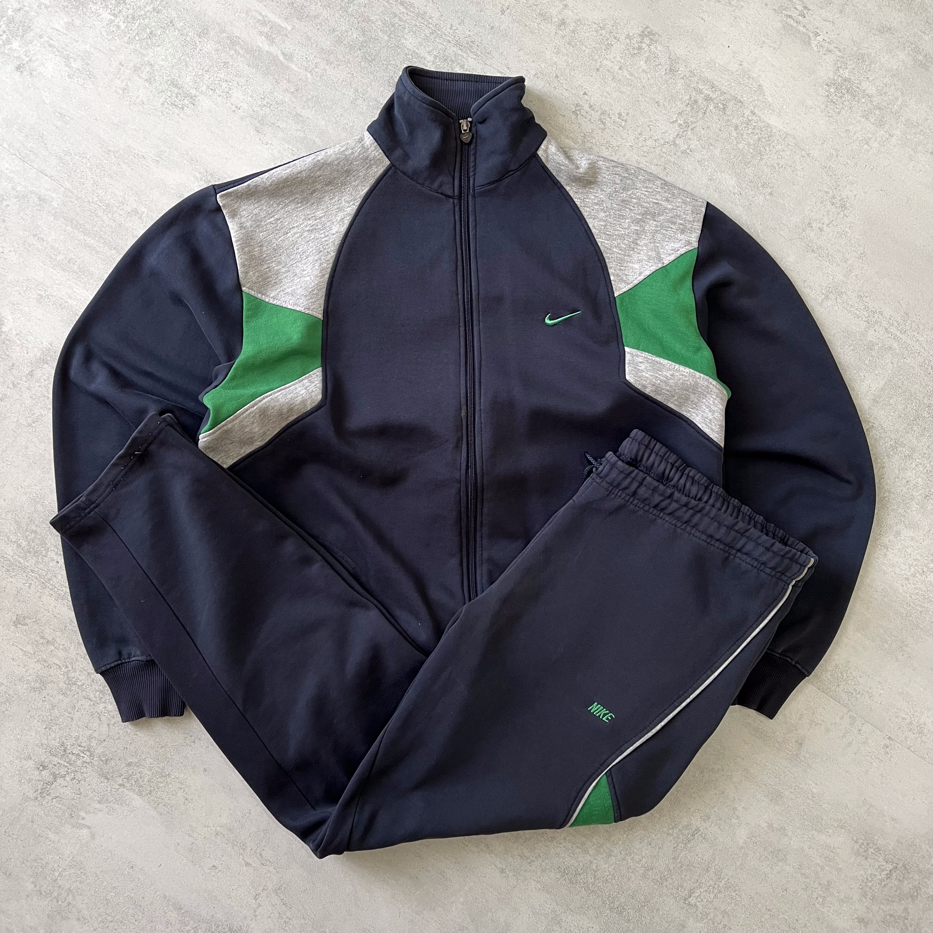Nike 2000s tracksuit (L)