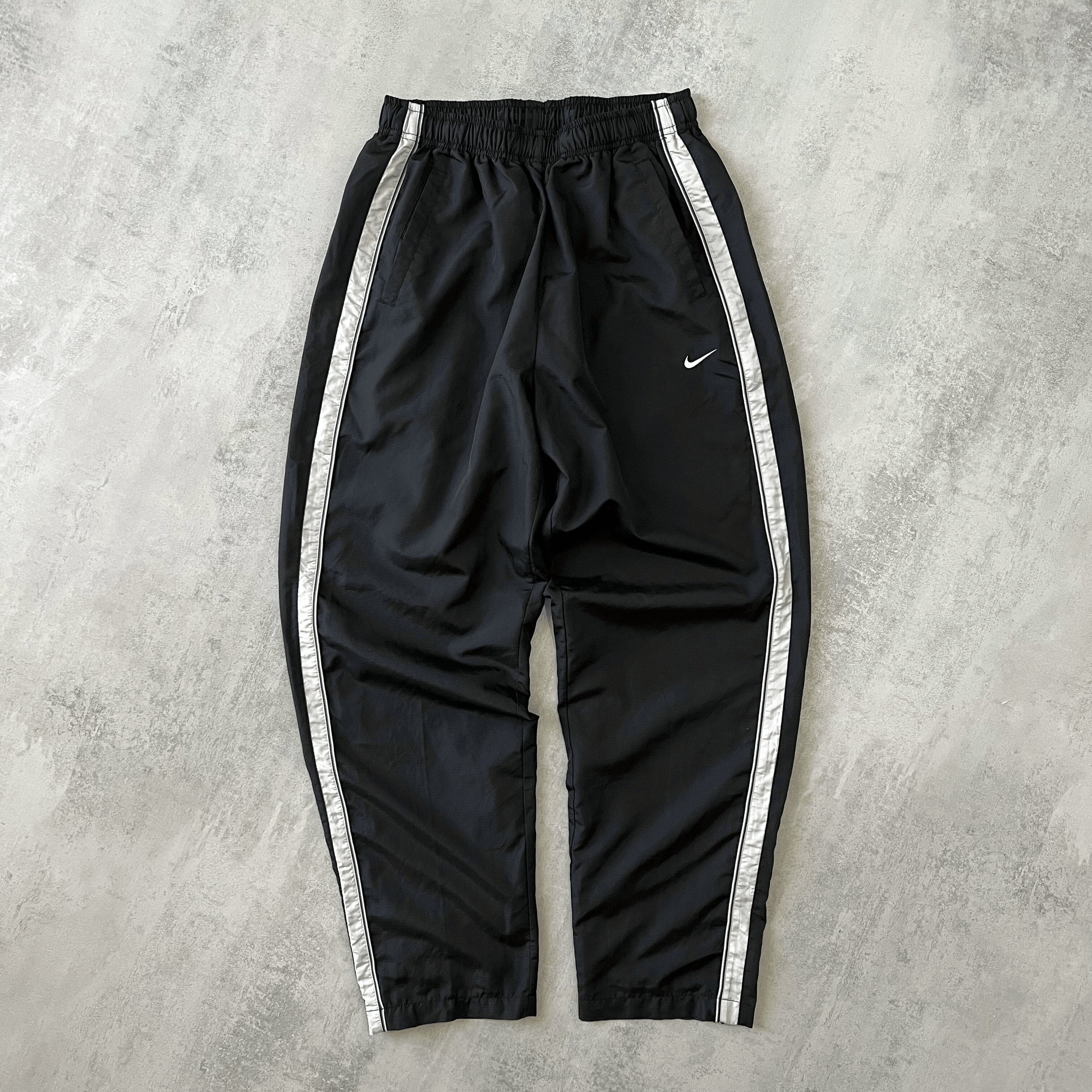 Nike 2000s trackpants (L)