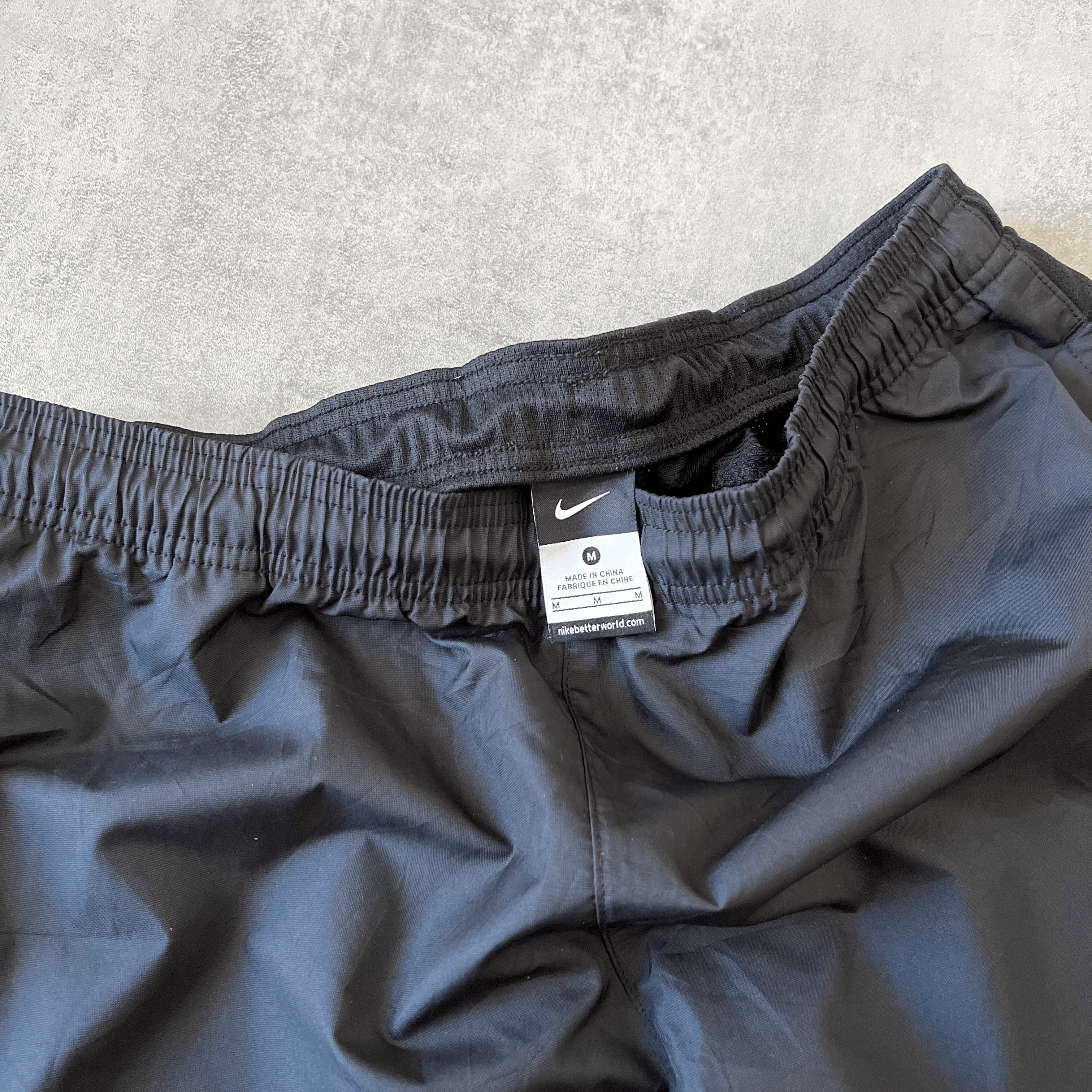 Nike 2000s trackpants (M)