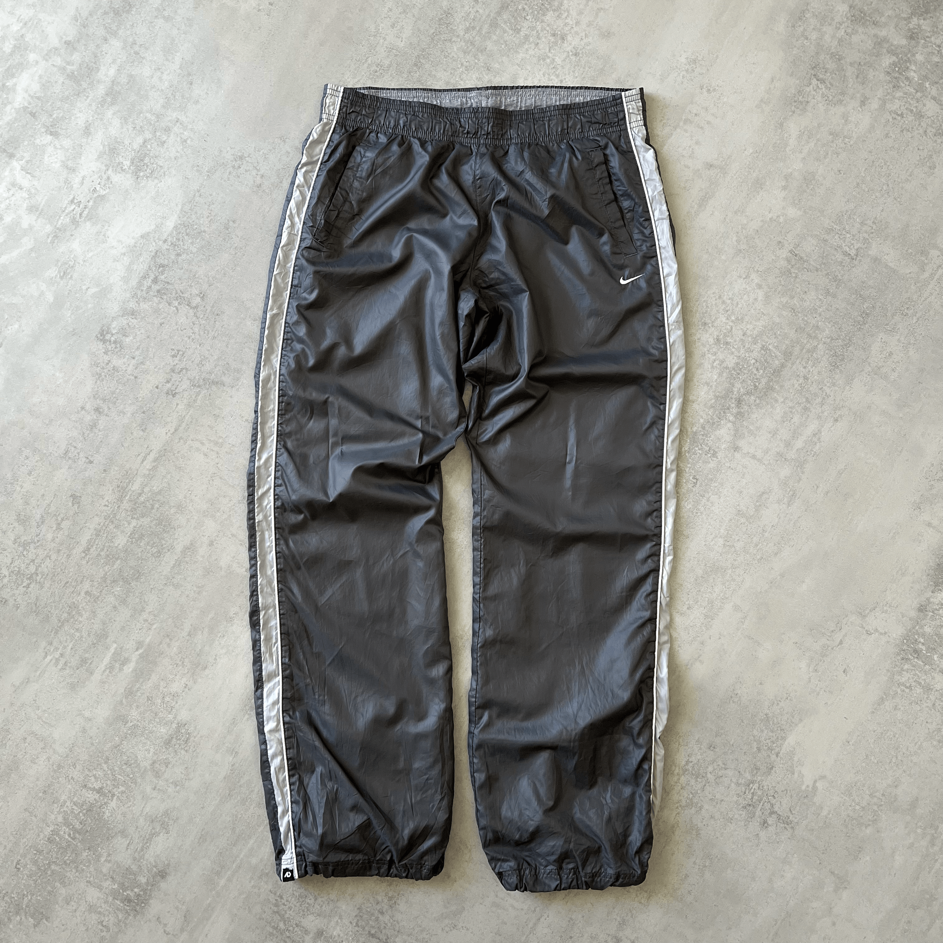 Nike 2000s trackpants (M)