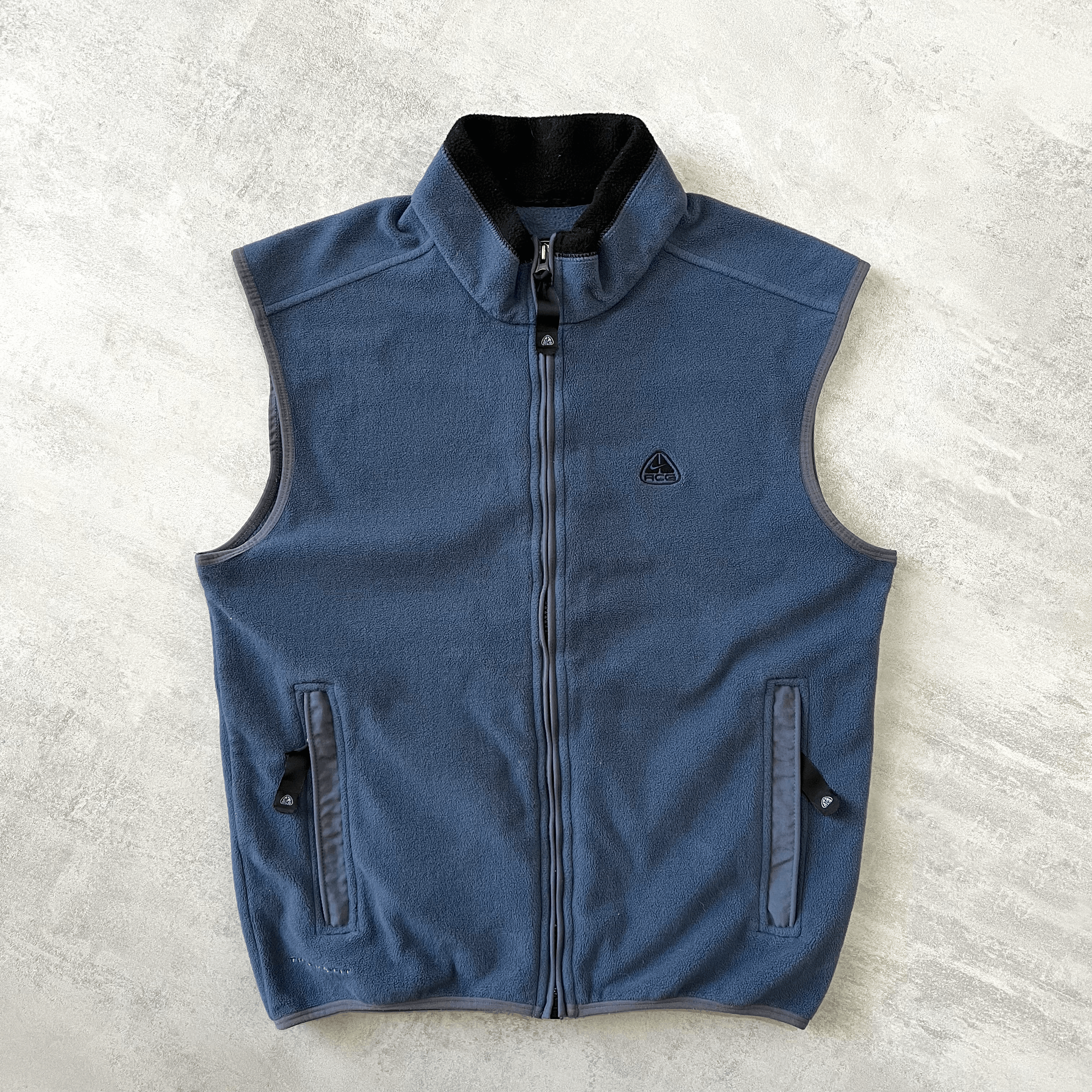 Nike ACG RARE 1990s heavyweight embroidered vest (L)