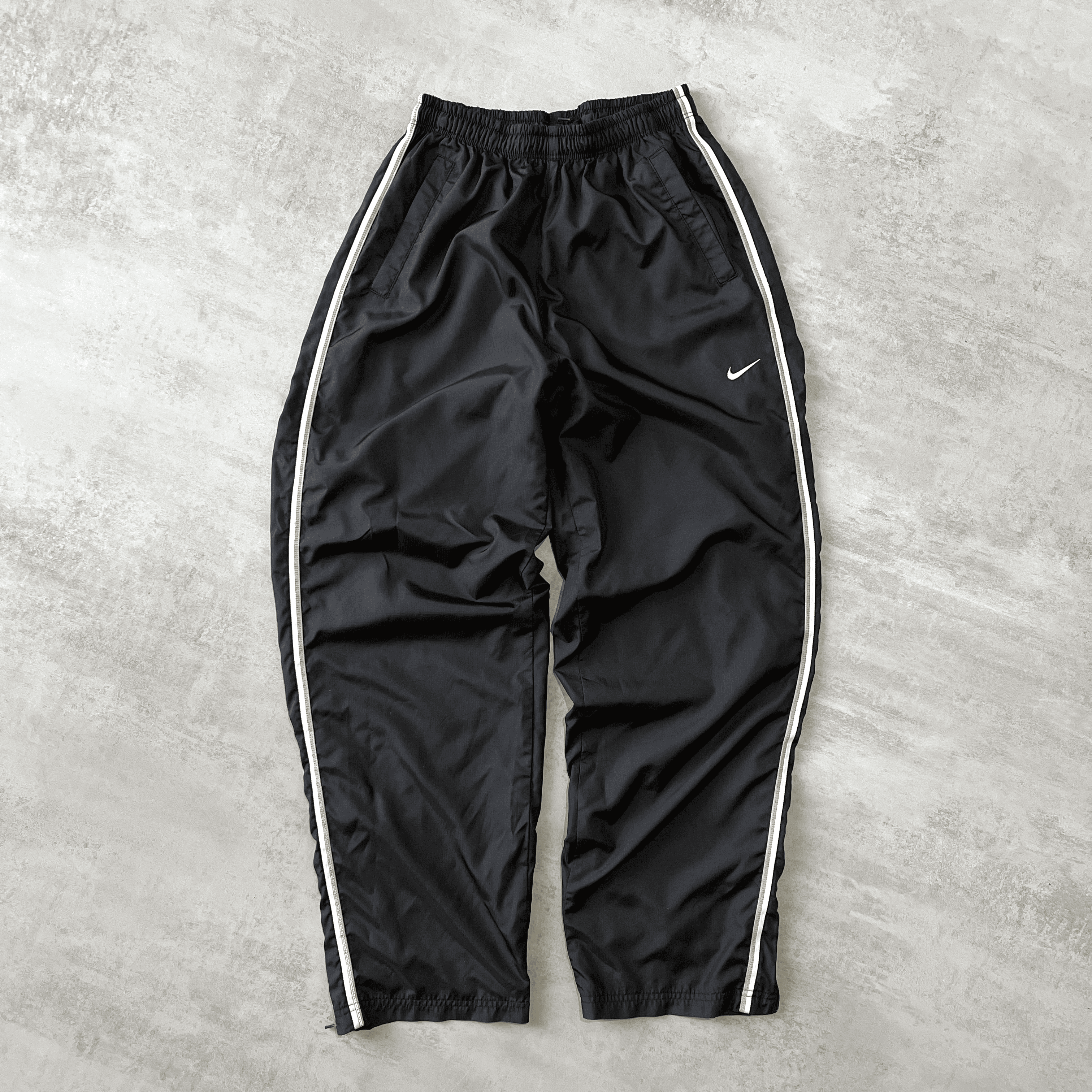 Nike 2000s trackpants (M)