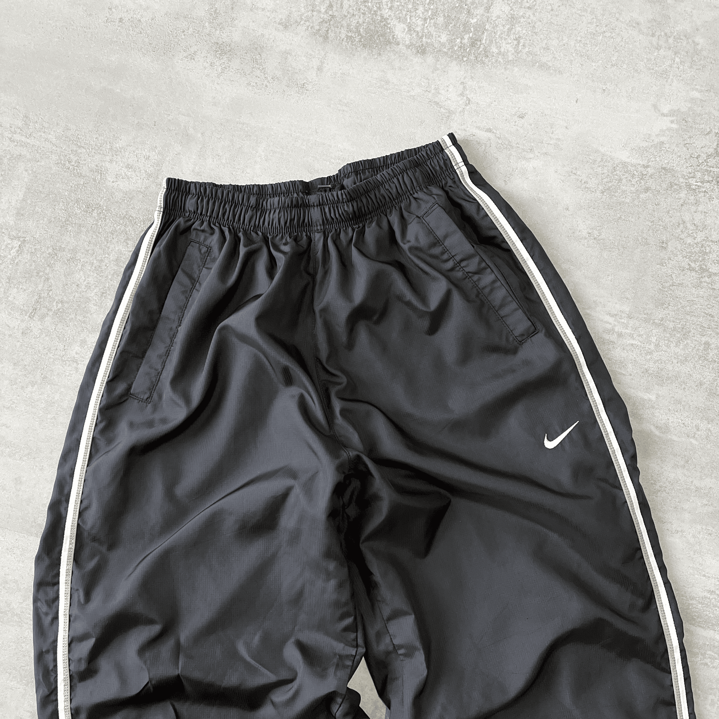 Nike 2000s trackpants (M)