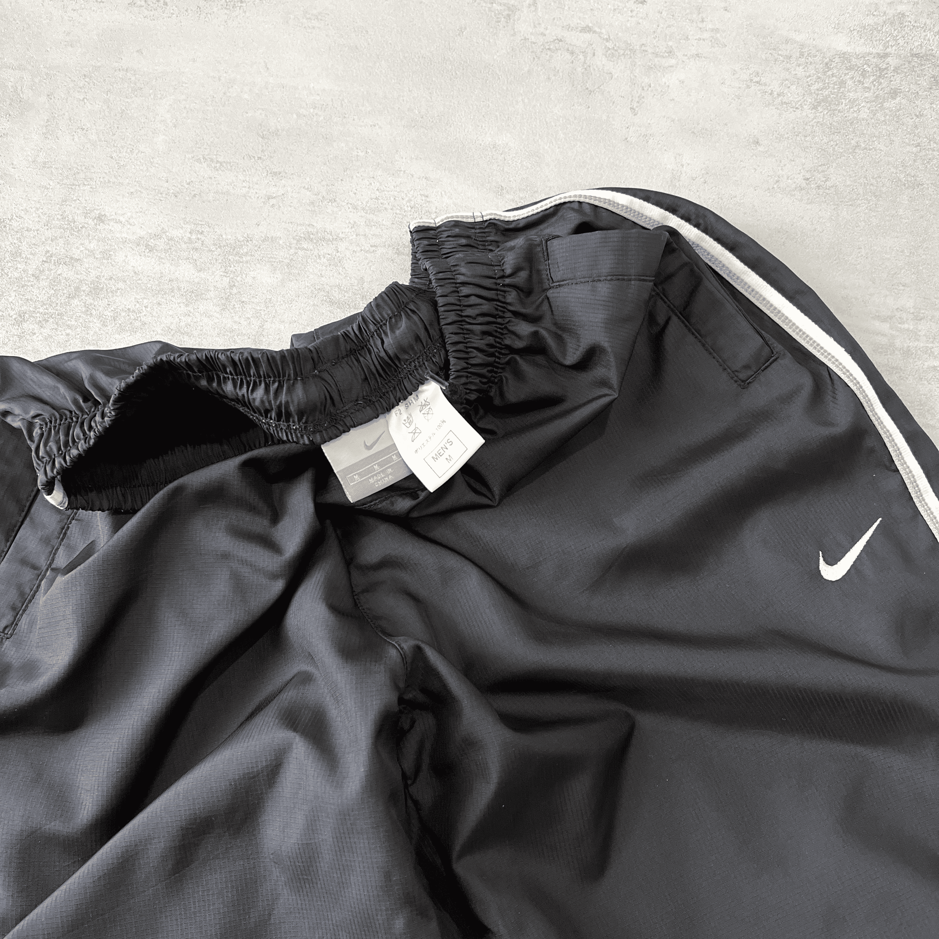 Nike 2000s trackpants (M)