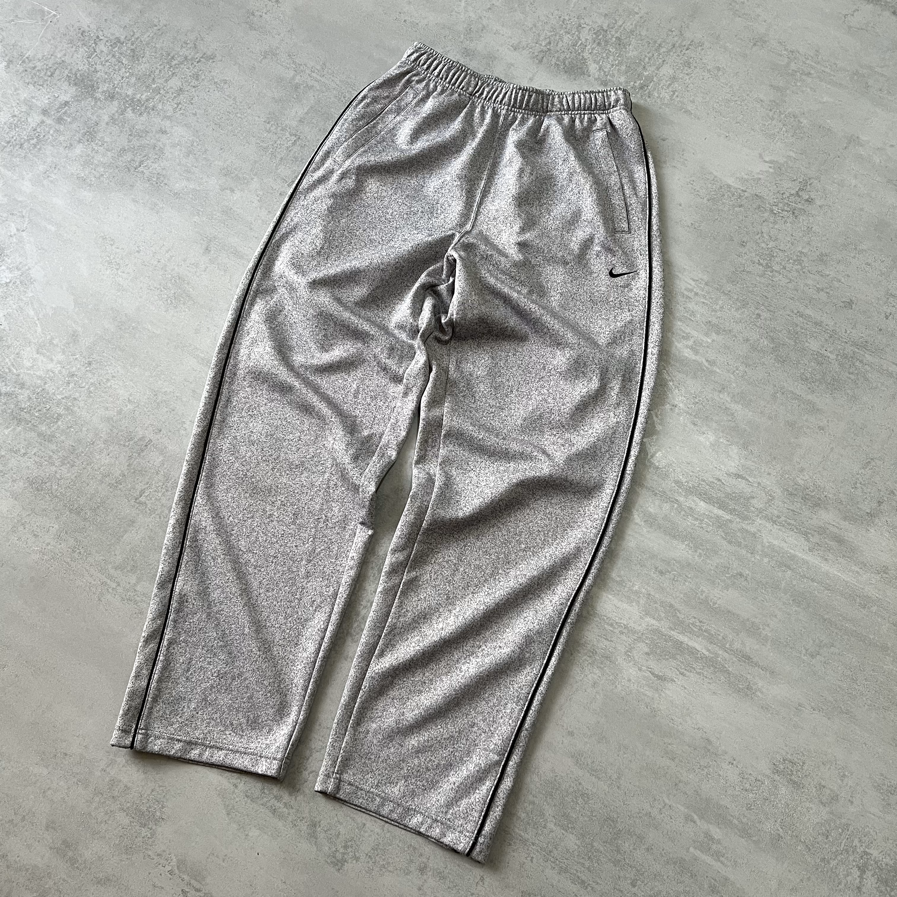 Nike 2000s joggers (L)