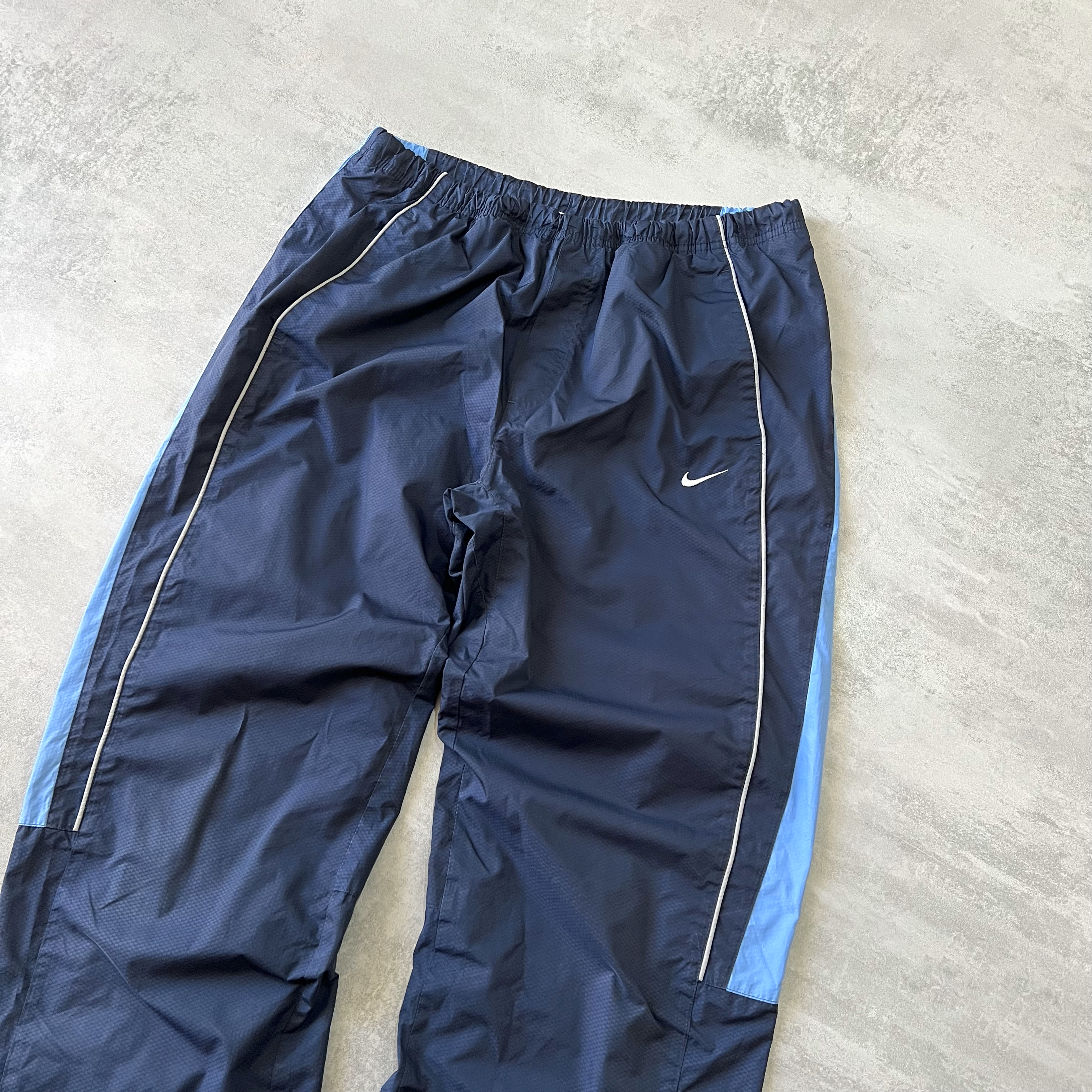 Nike 2000s trackpants (L)