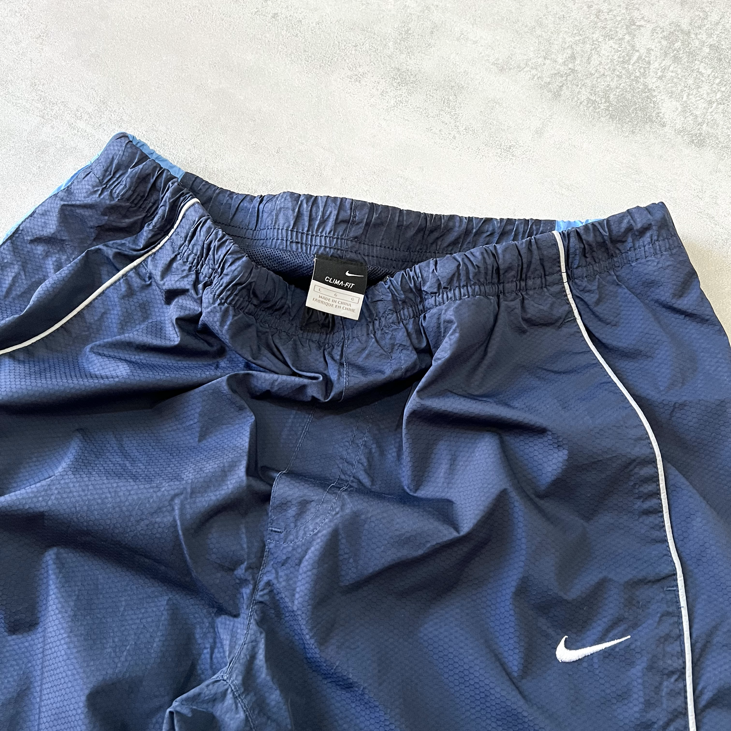 Nike 2000s trackpants (L)