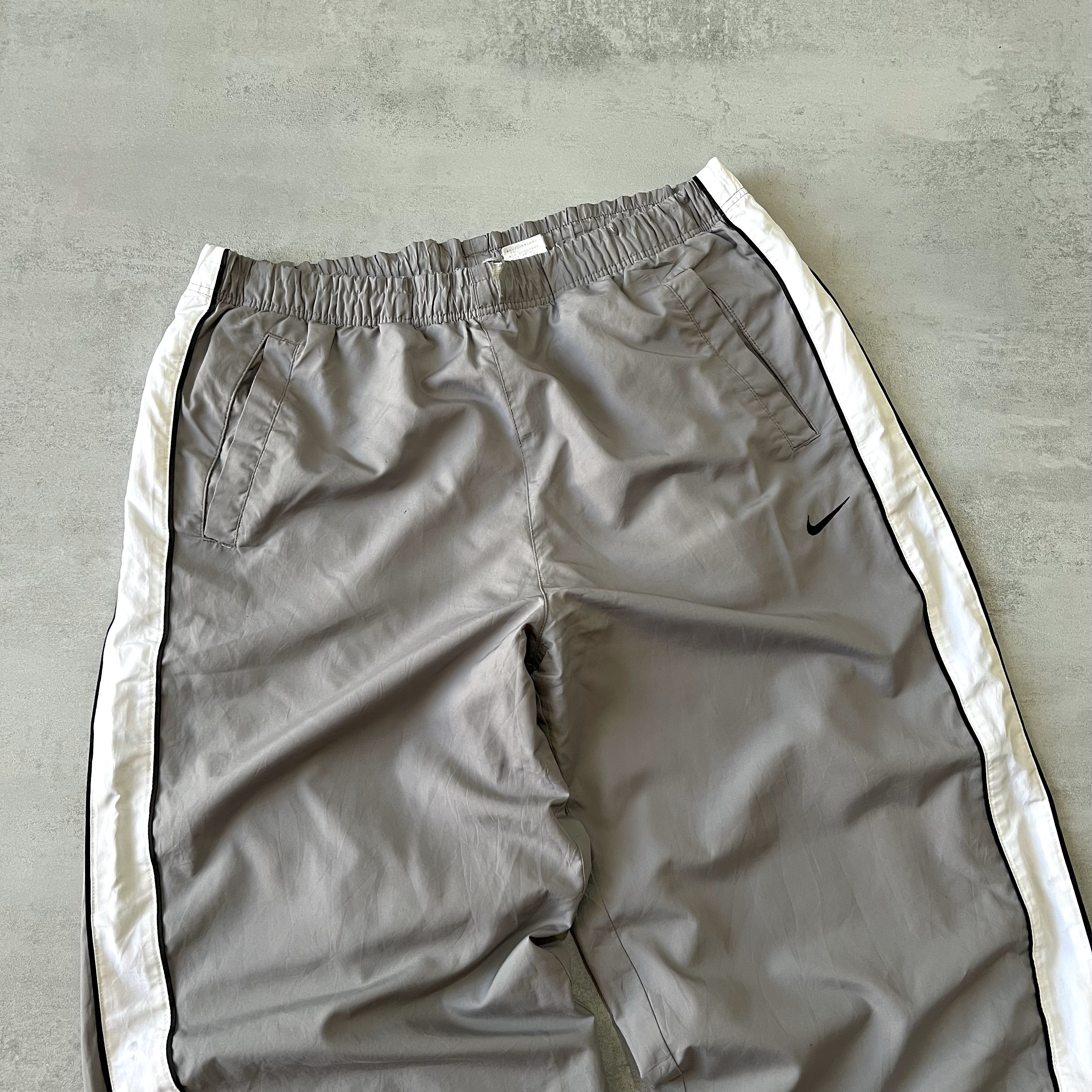 Nike RARE 2000s trackpants (L)