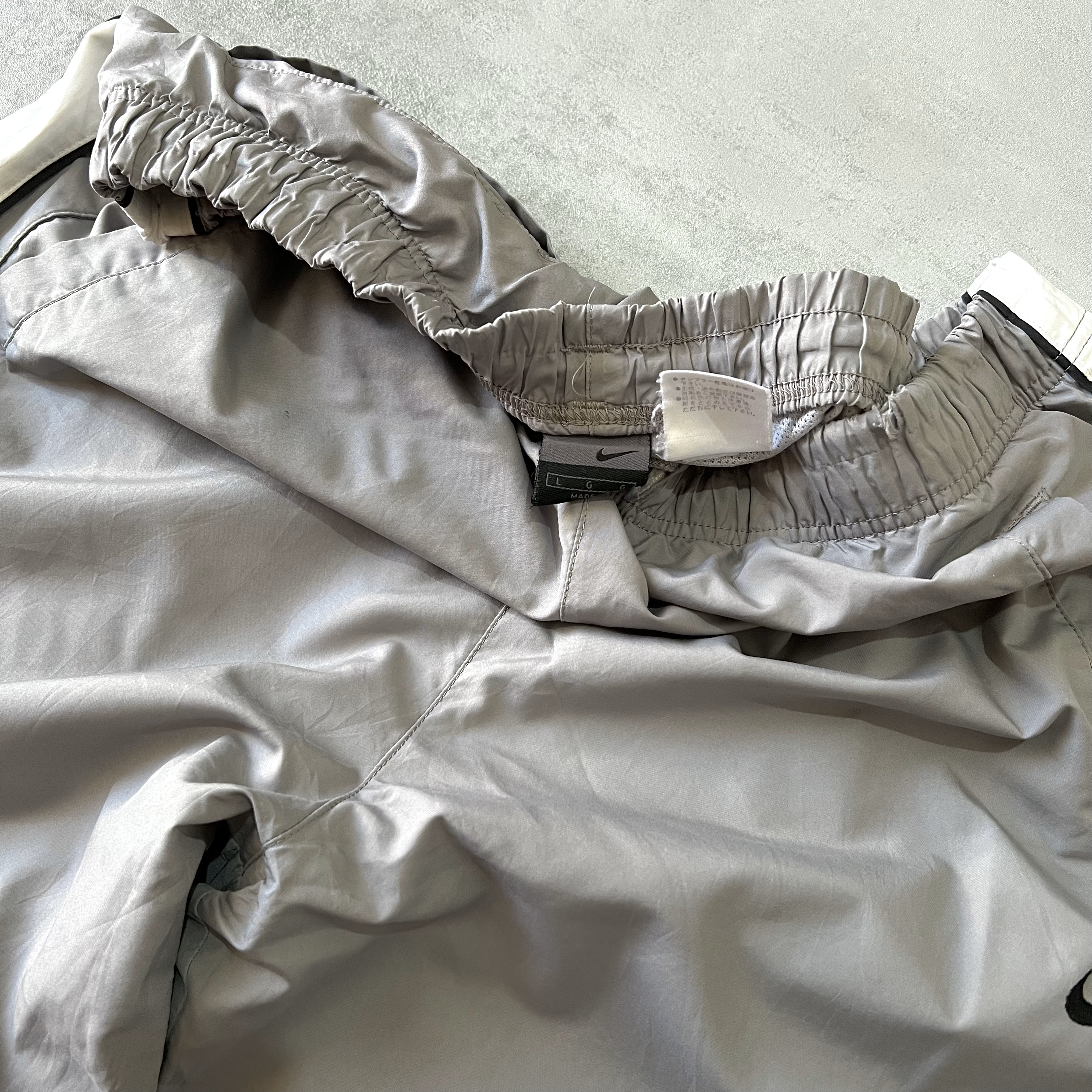 Nike RARE 2000s trackpants (L)