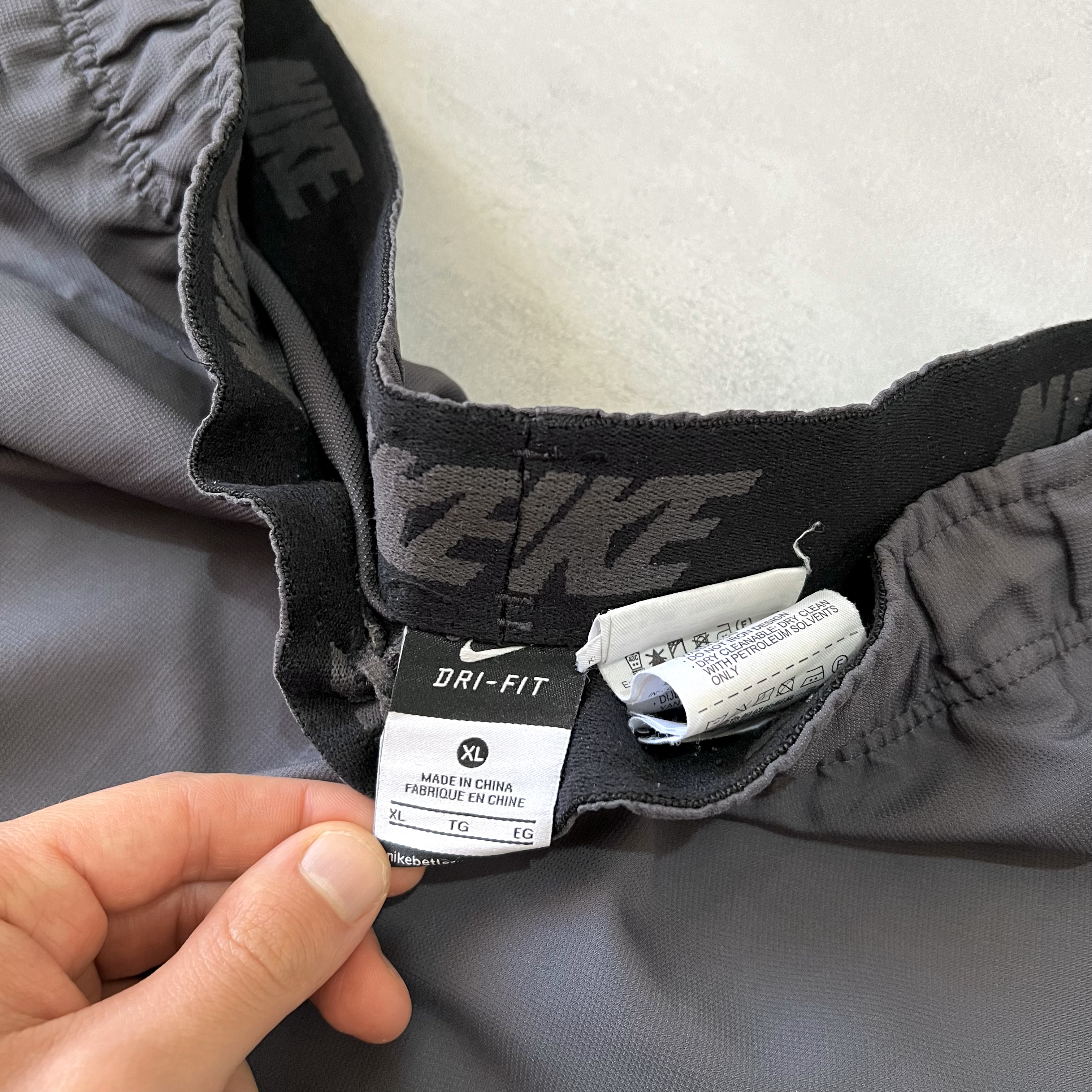 Nike 2000s trackpants (XL)