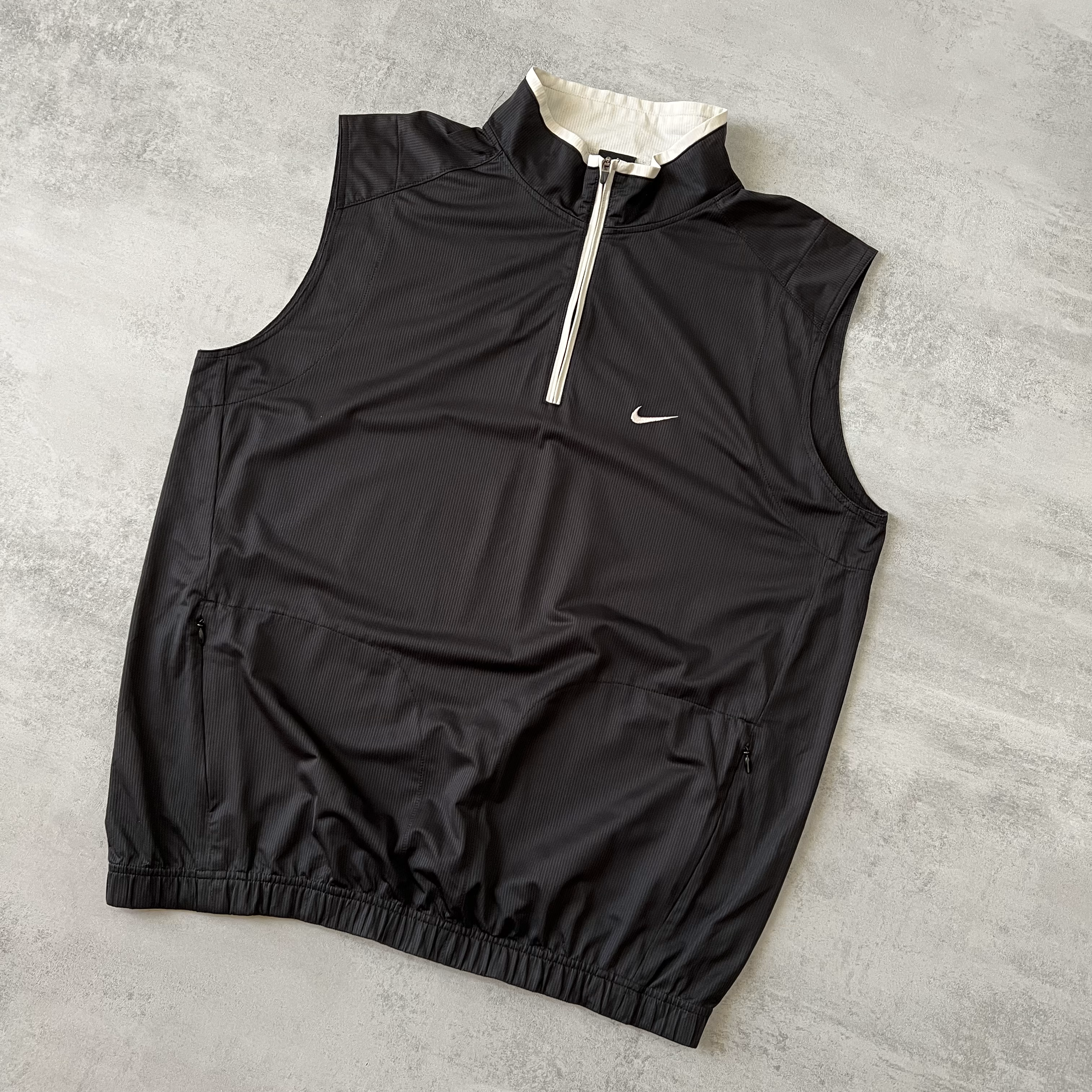 Nike 2000s heavyweight vest (L)