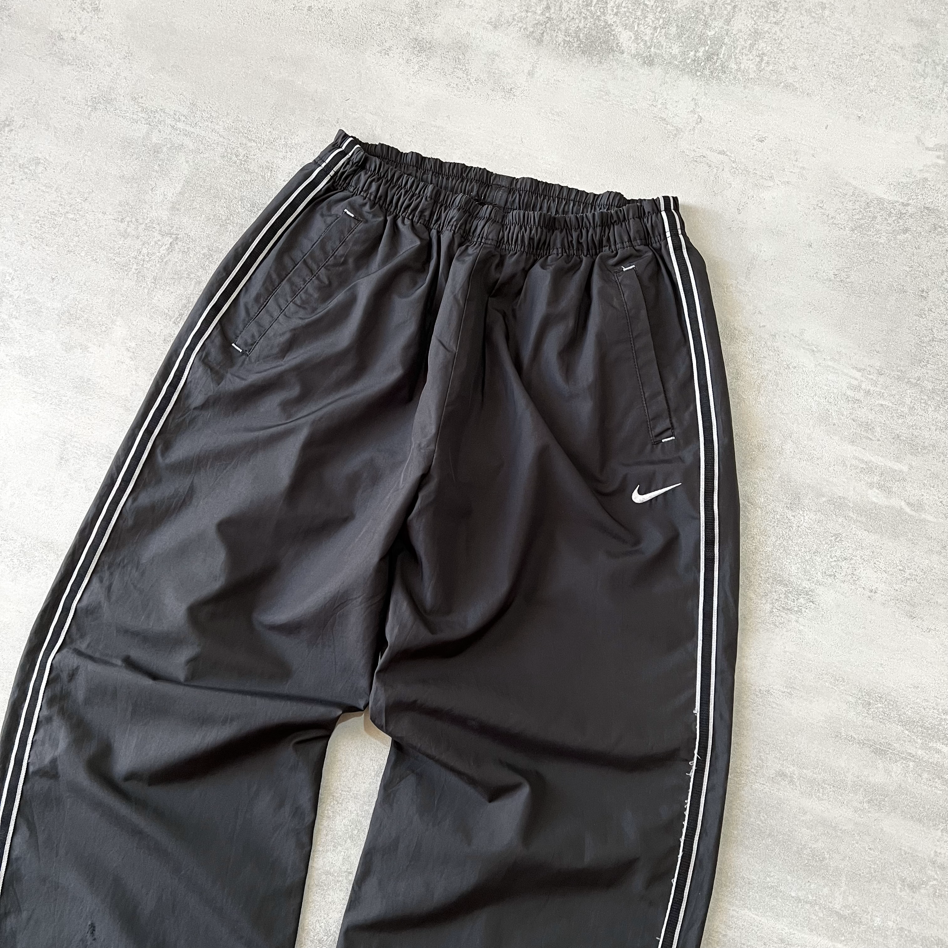 Nike 2000s trackpants (M)