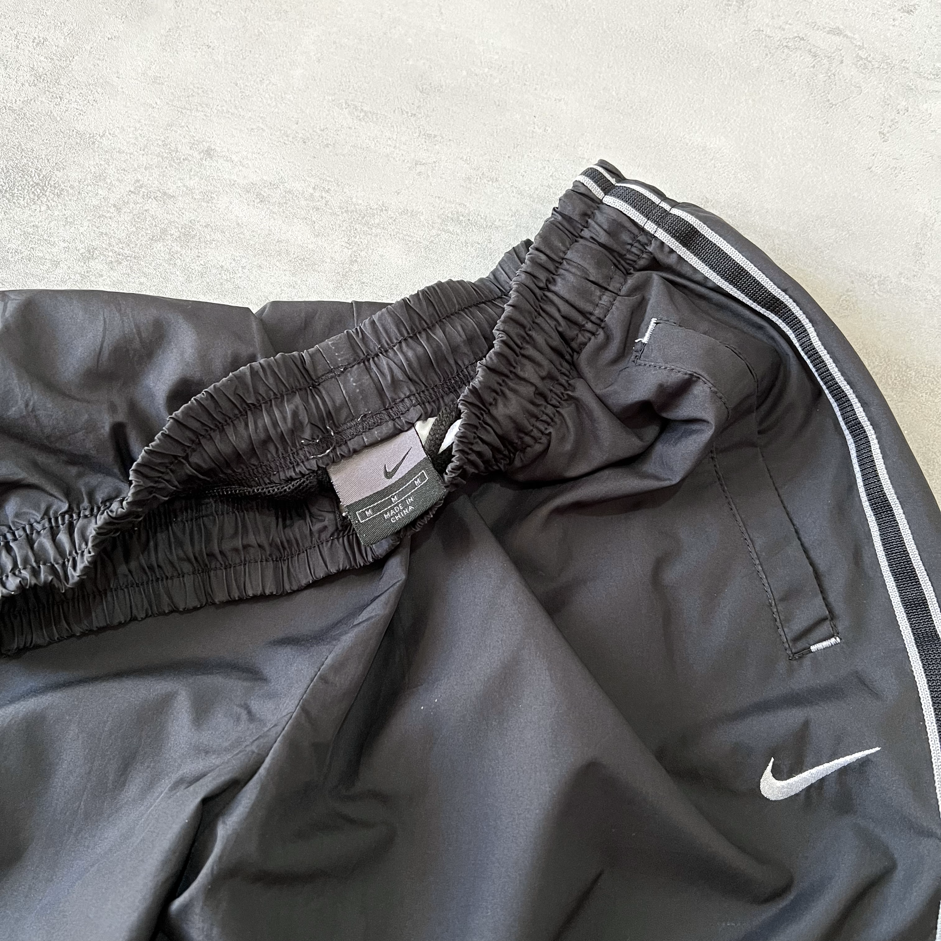 Nike 2000s trackpants (M)