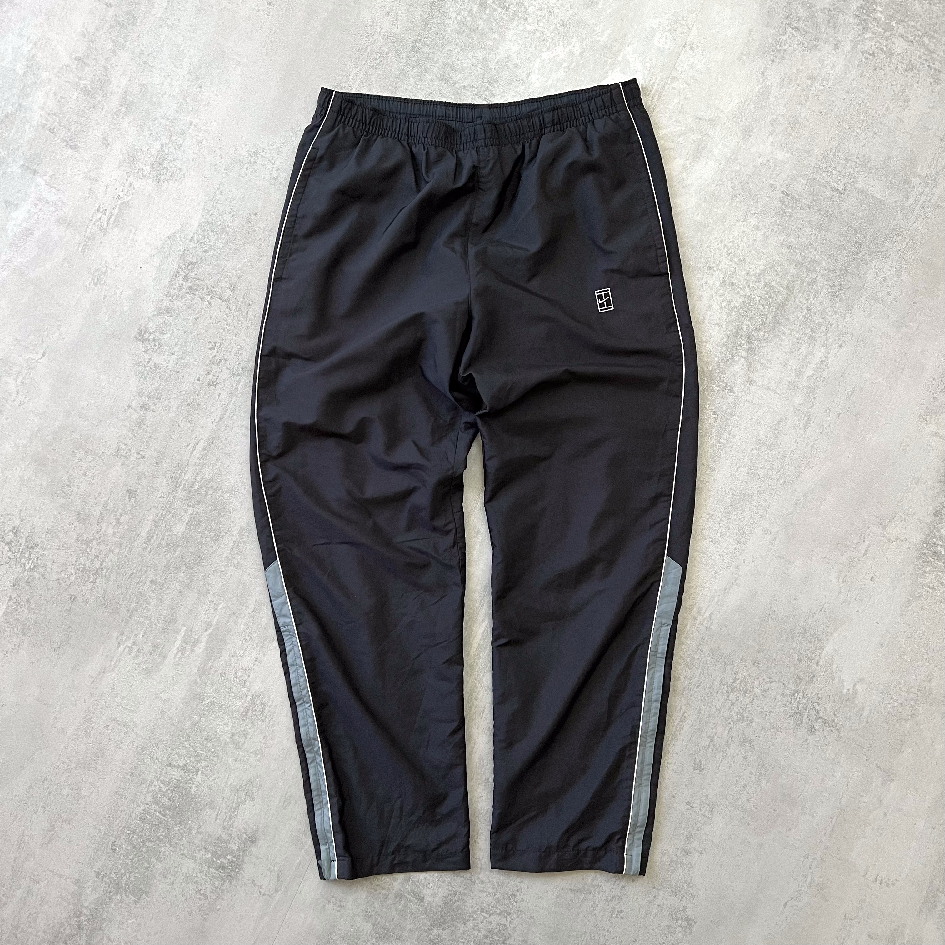 Nike 2000s trackpants (L)