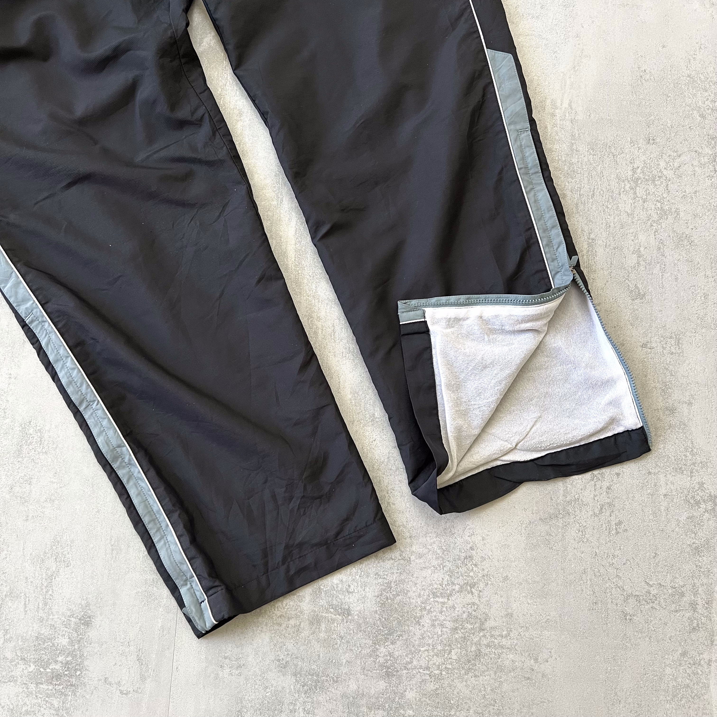 Nike 2000s trackpants (L)