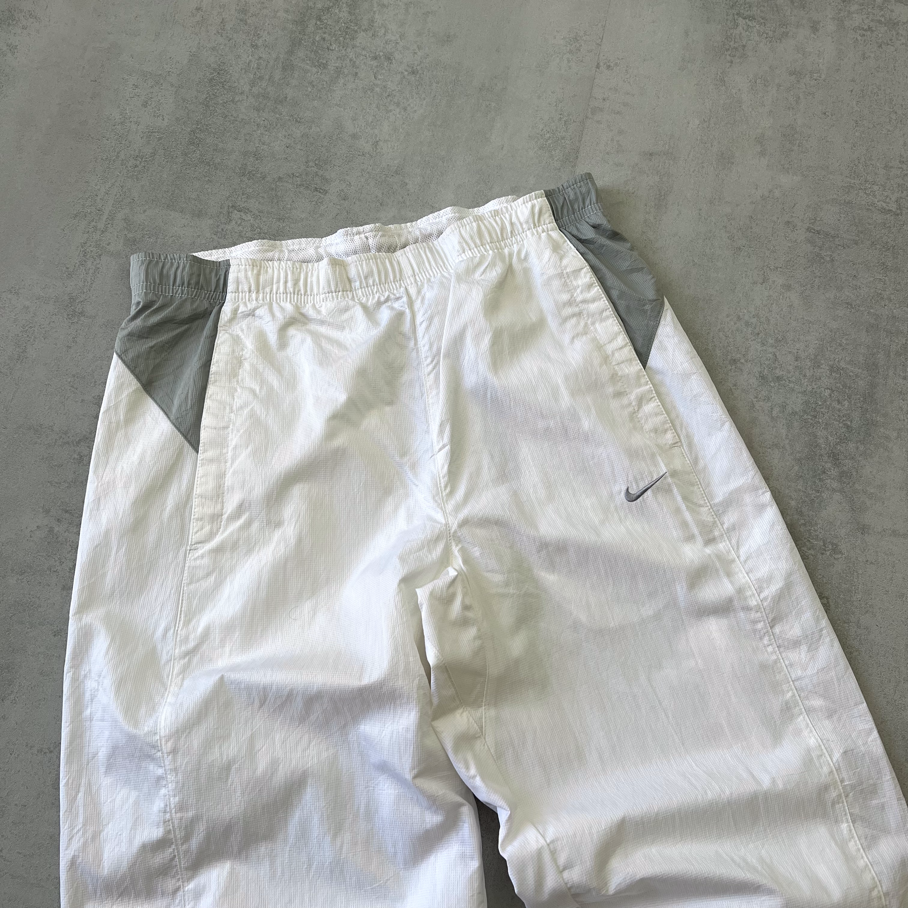 Nike RARE 2000s trackpants (M)