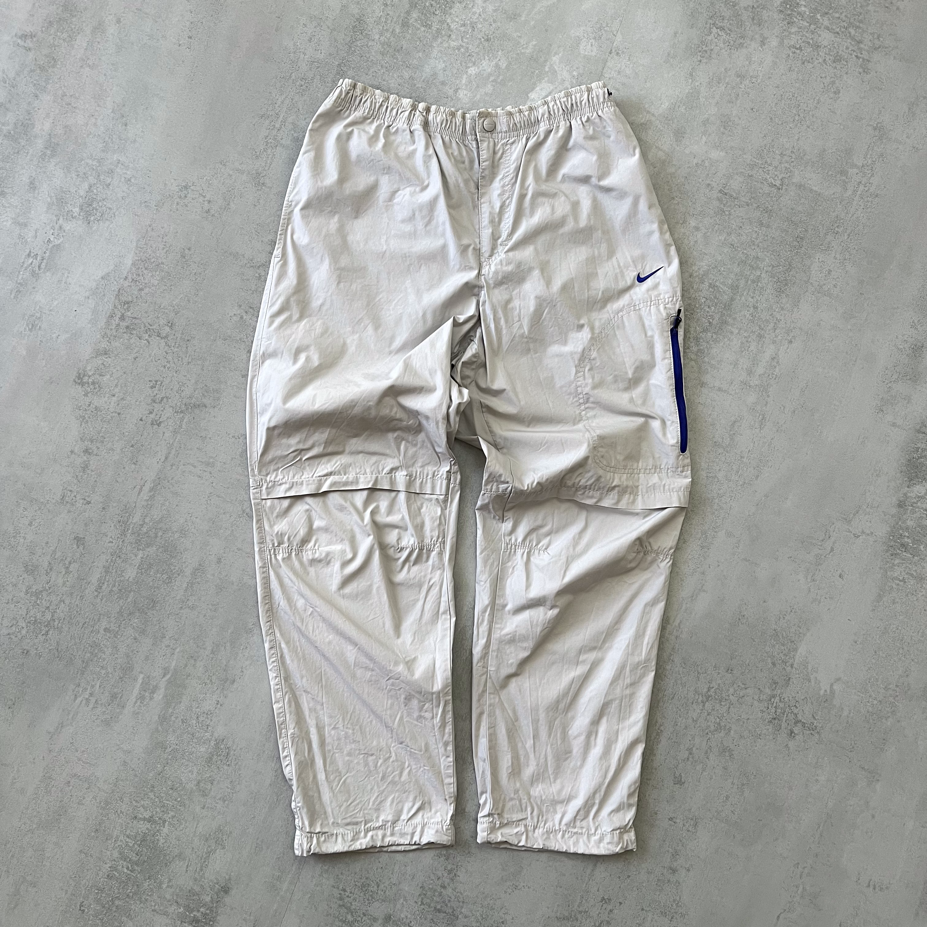 Nike RARE 2000s trackpants (L)