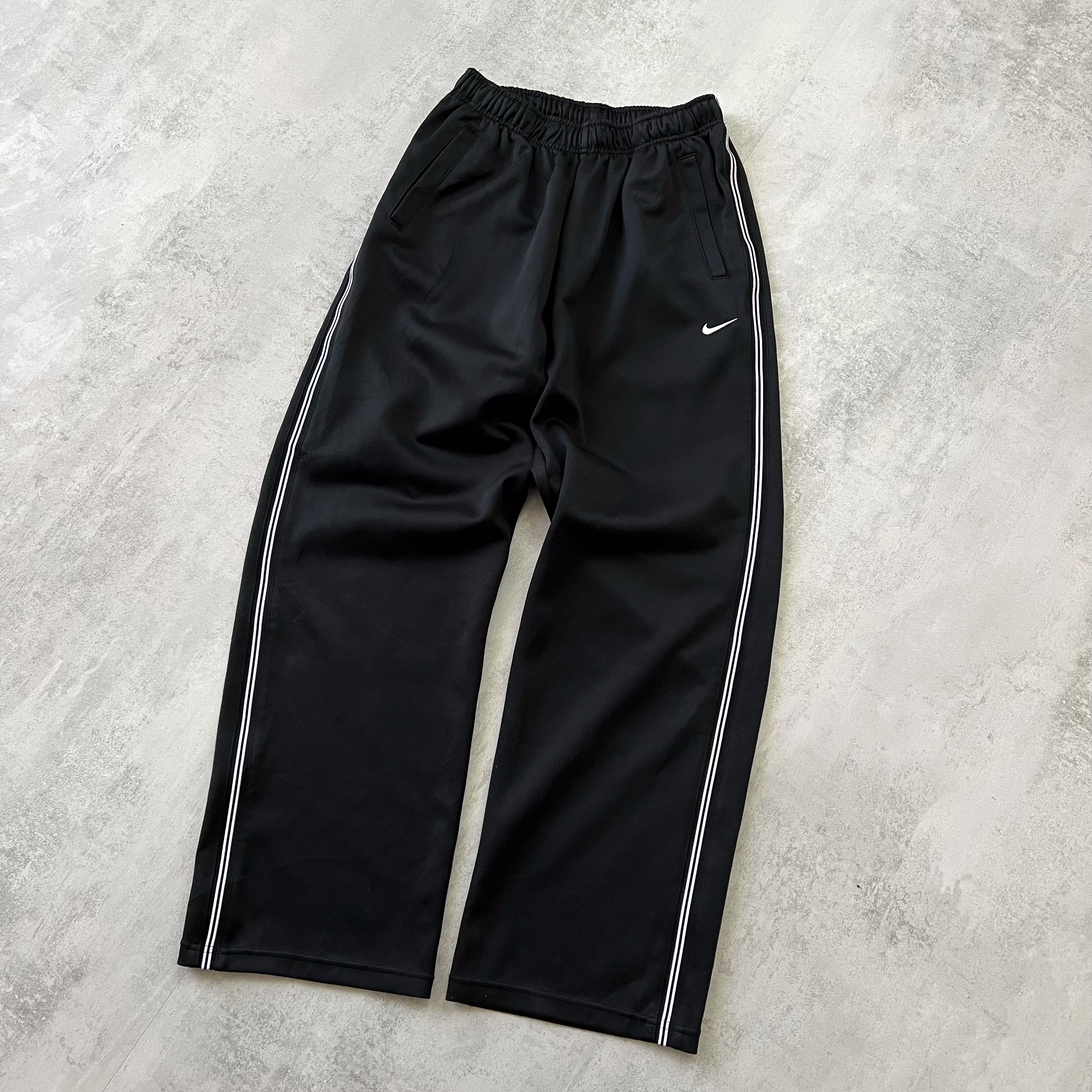 Nike 2000s joggers (L)