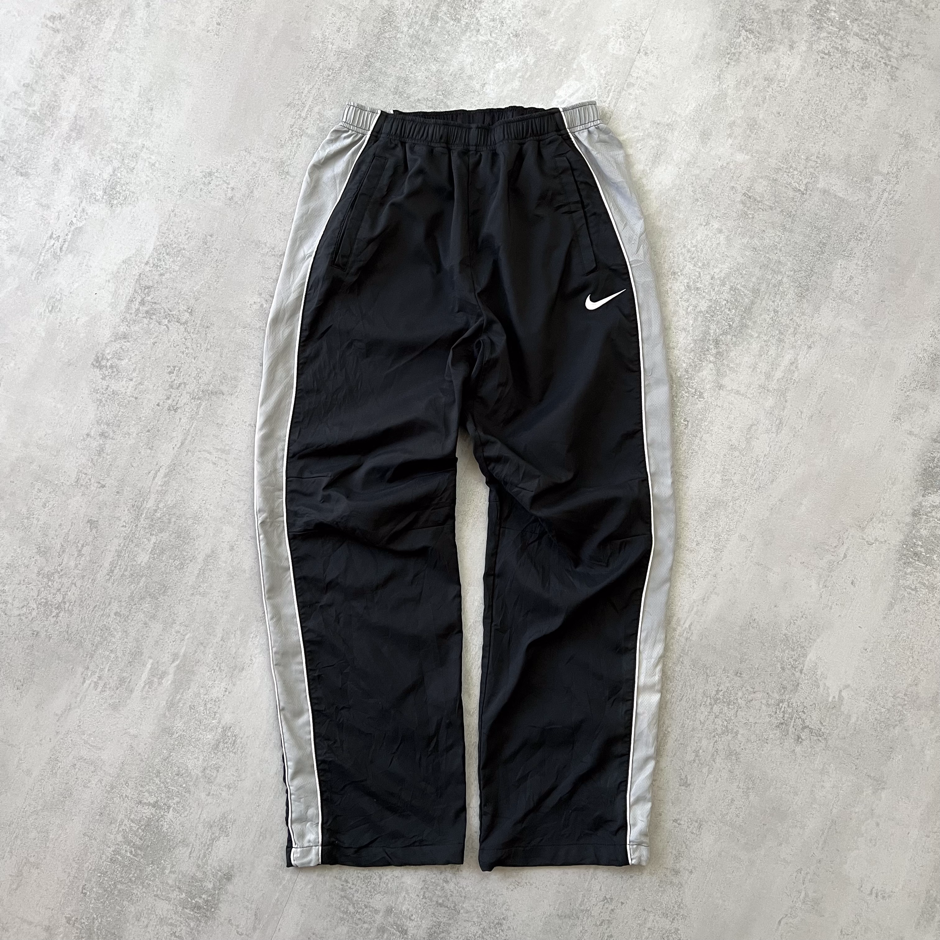 Nike RARE 2000s trackpants (M)