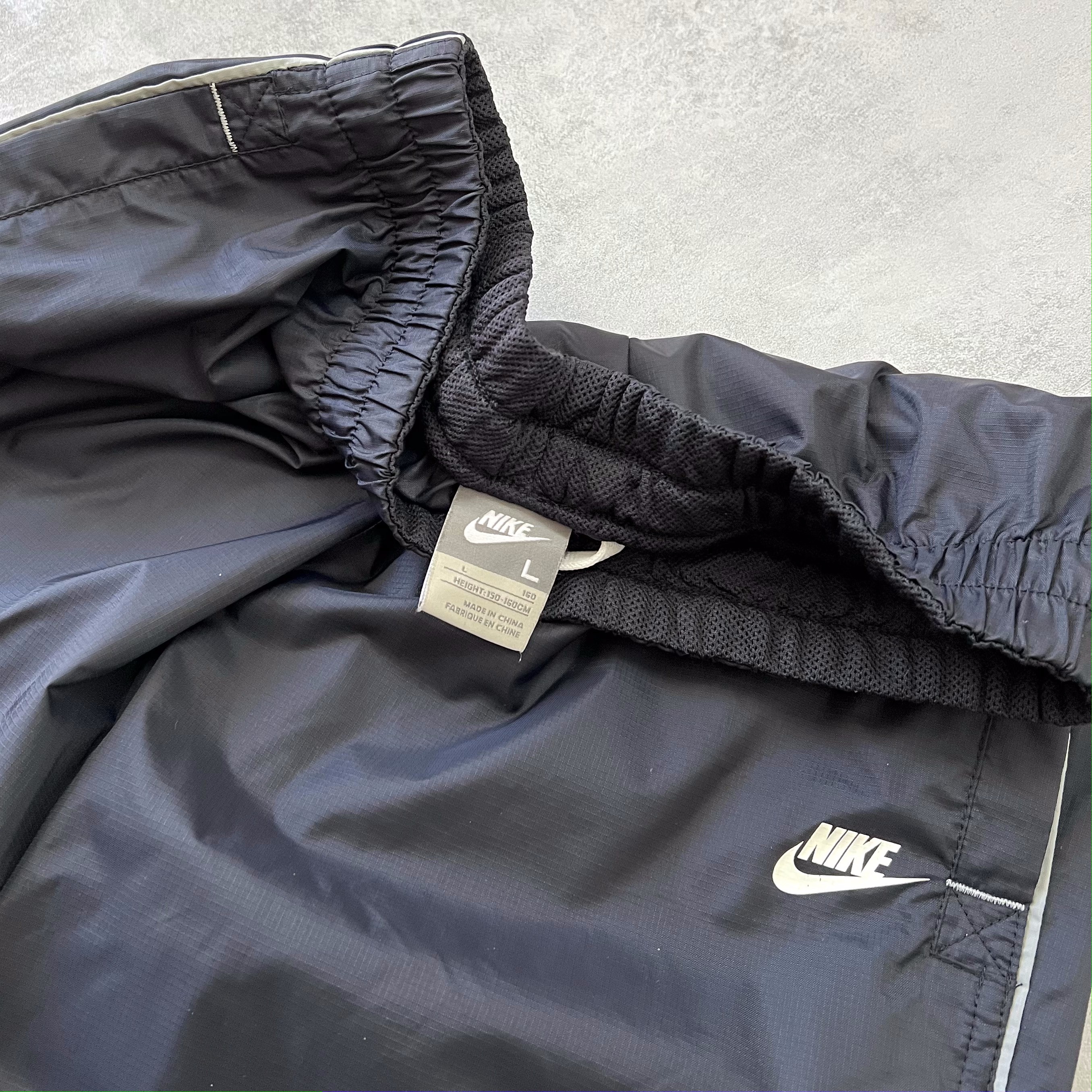 Nike 2000s trackpants (L)