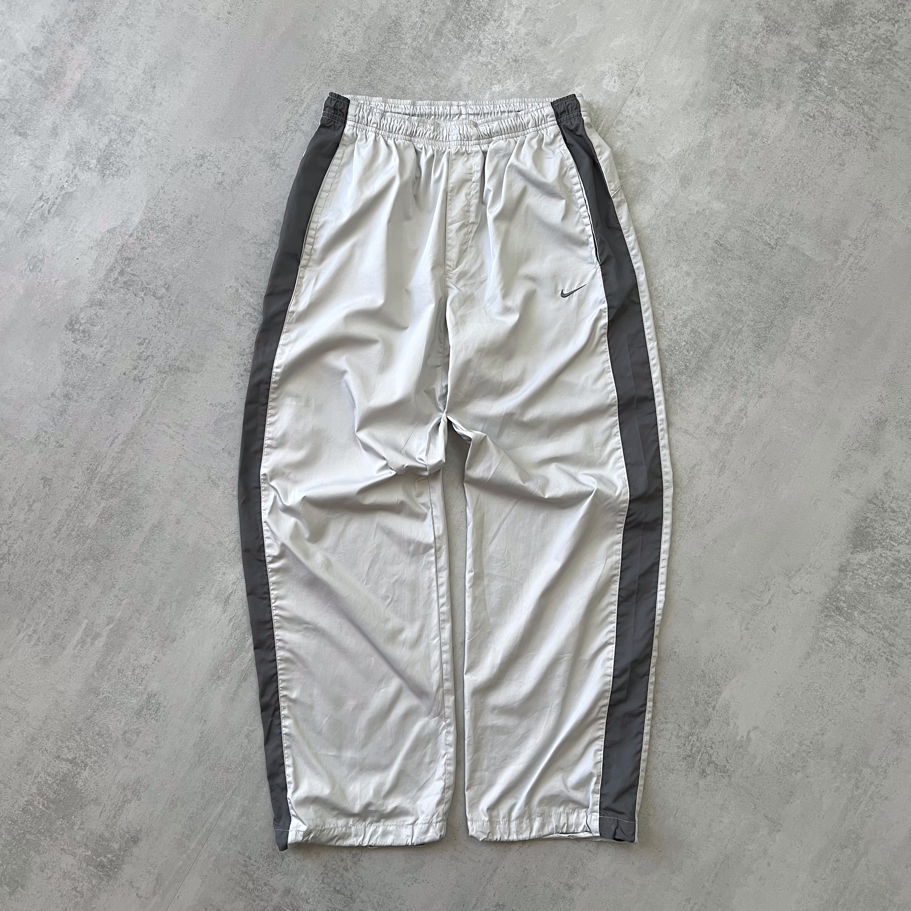 Nike RARE 2000s trackpants (M)
