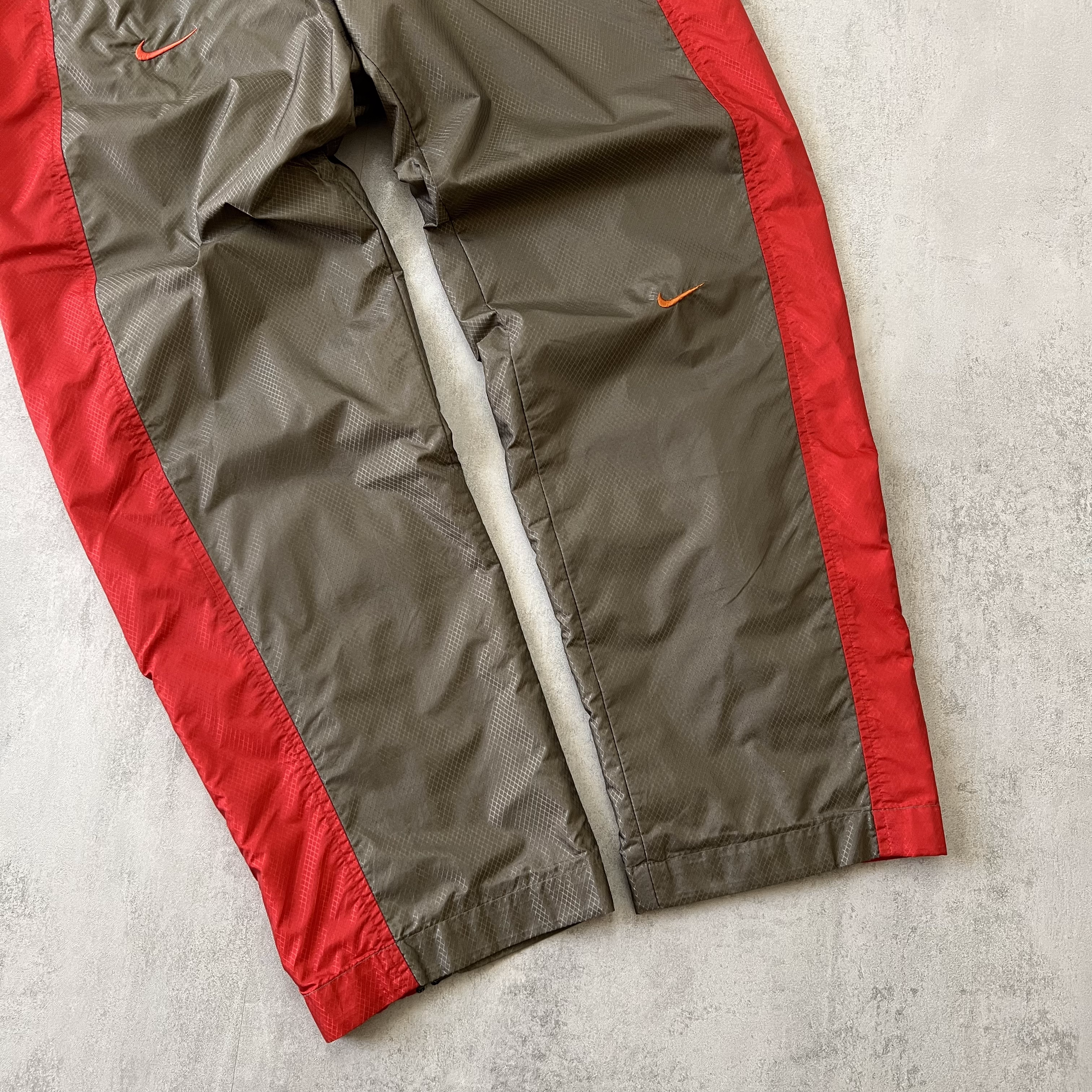 Nike 2000s double swoosh trackpants (M)