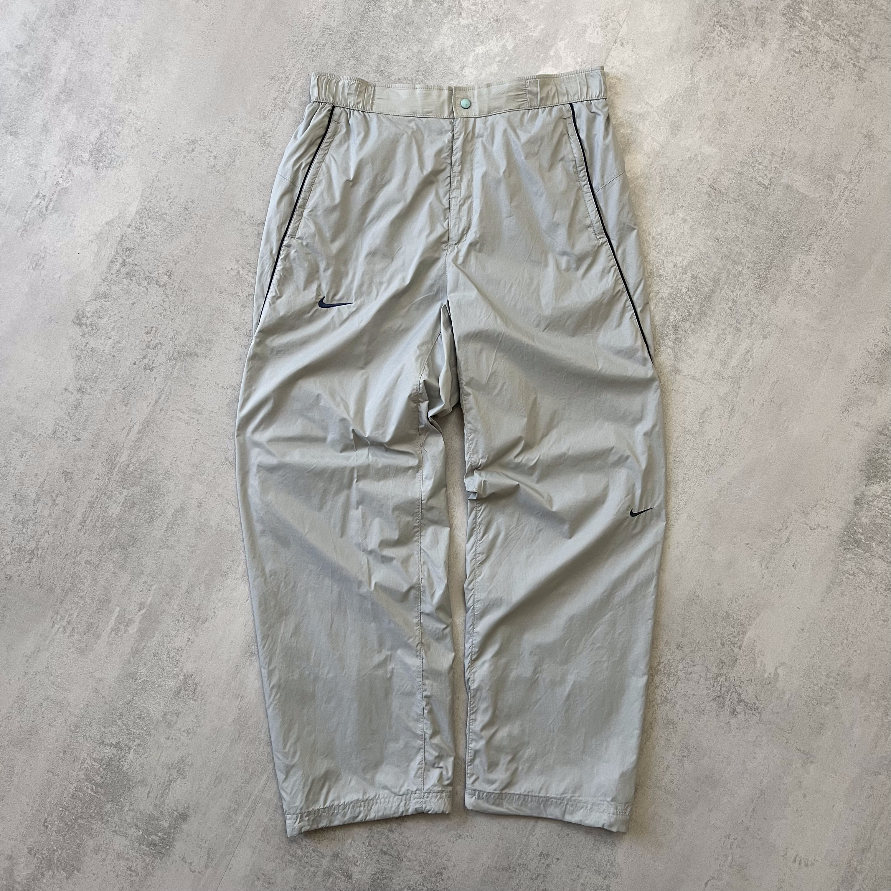 Nike 2000s trackpants (L)