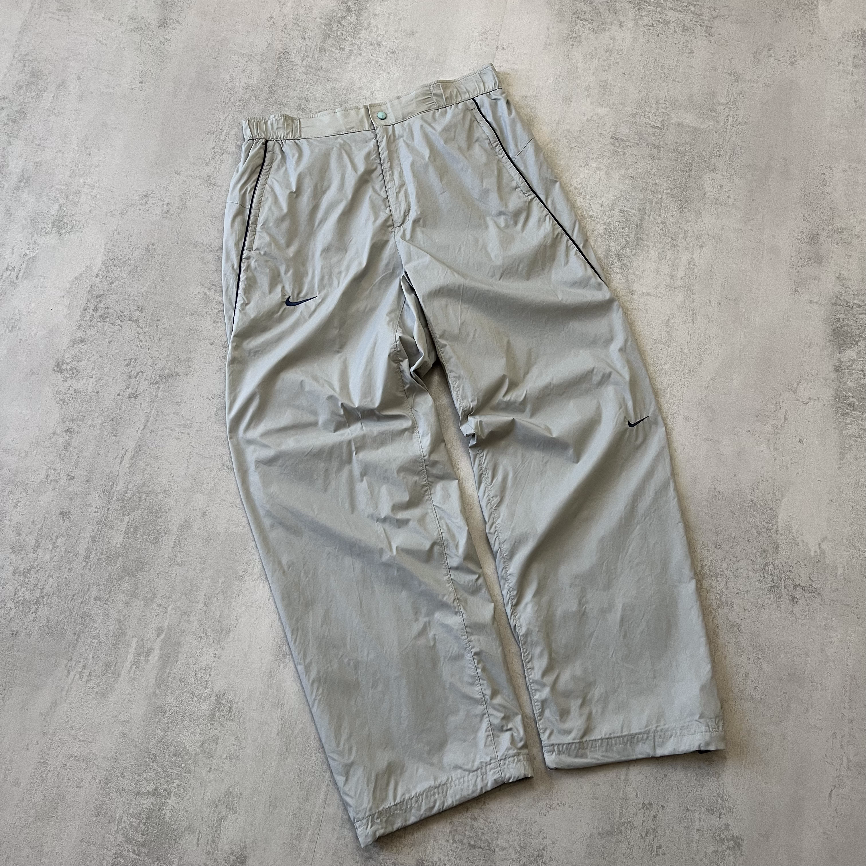 Nike 2000s trackpants (L)