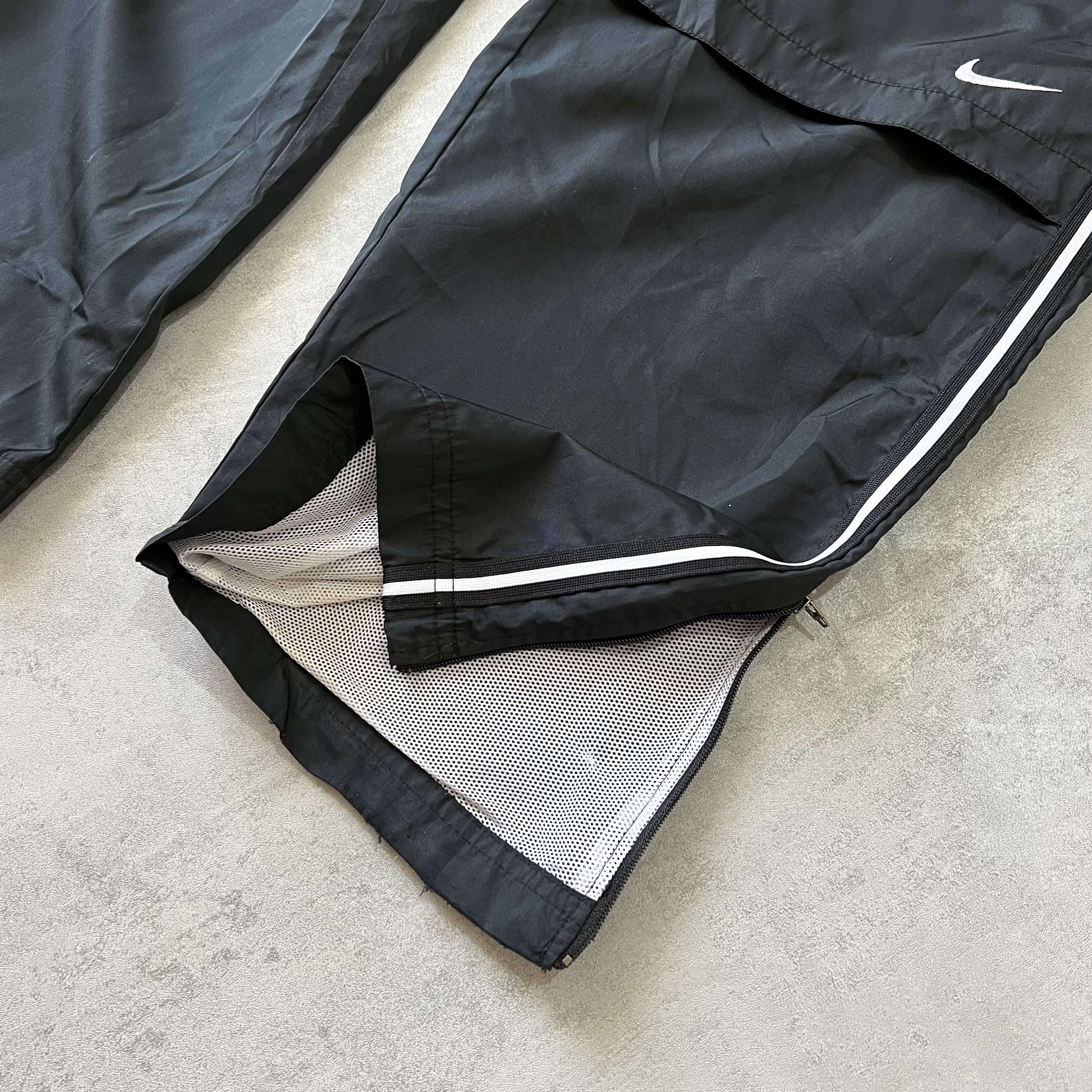 Nike 2000s center swoosh trackpants (M)