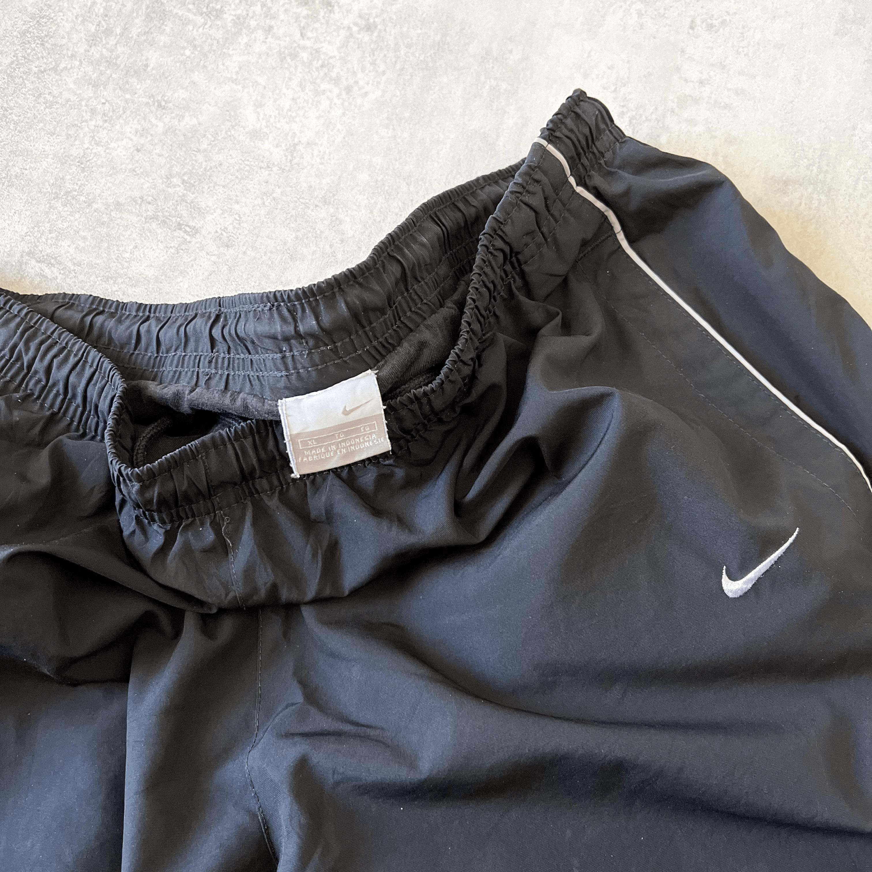 Nike 2000s trackpants (XL)
