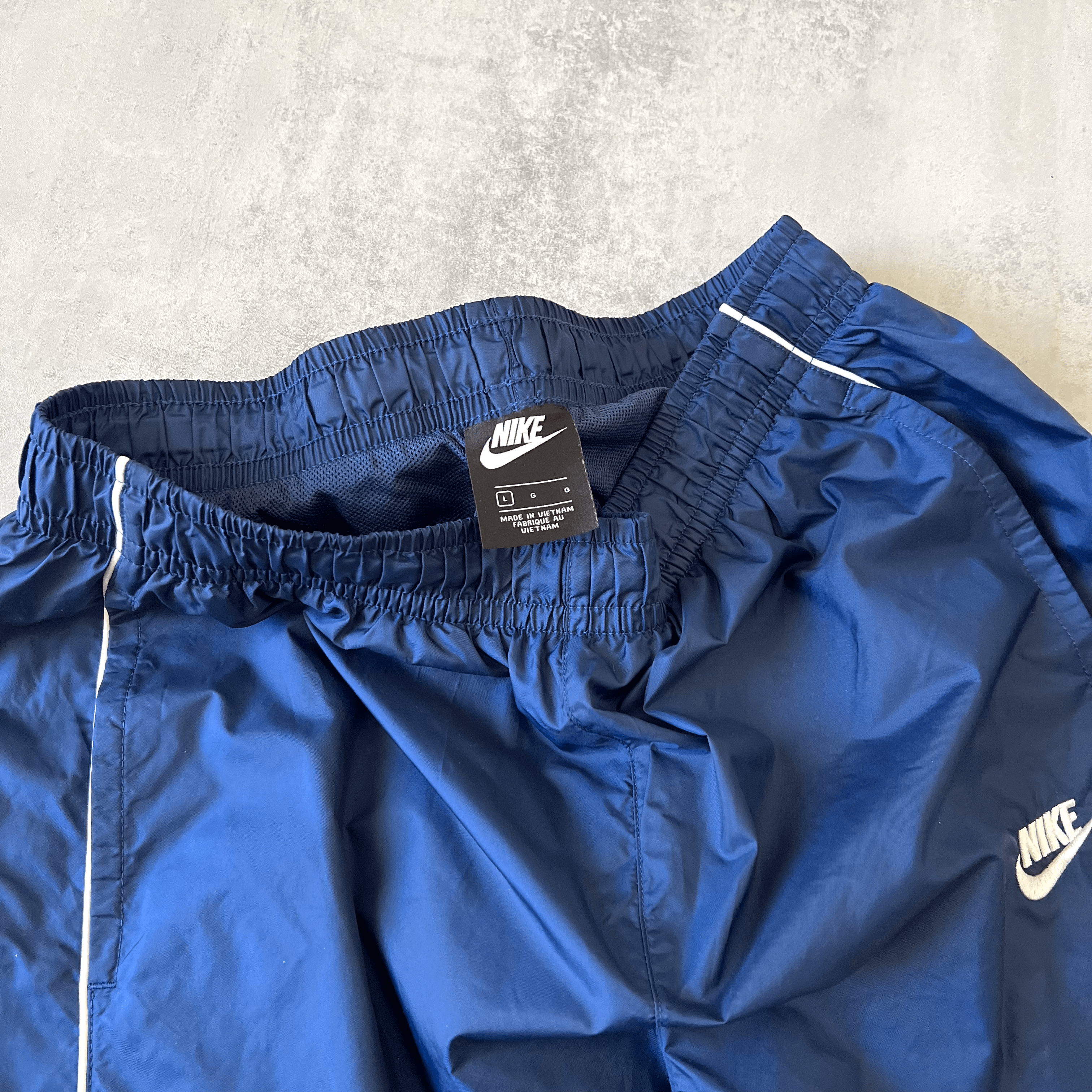 Nike 2000s trackpants (L)