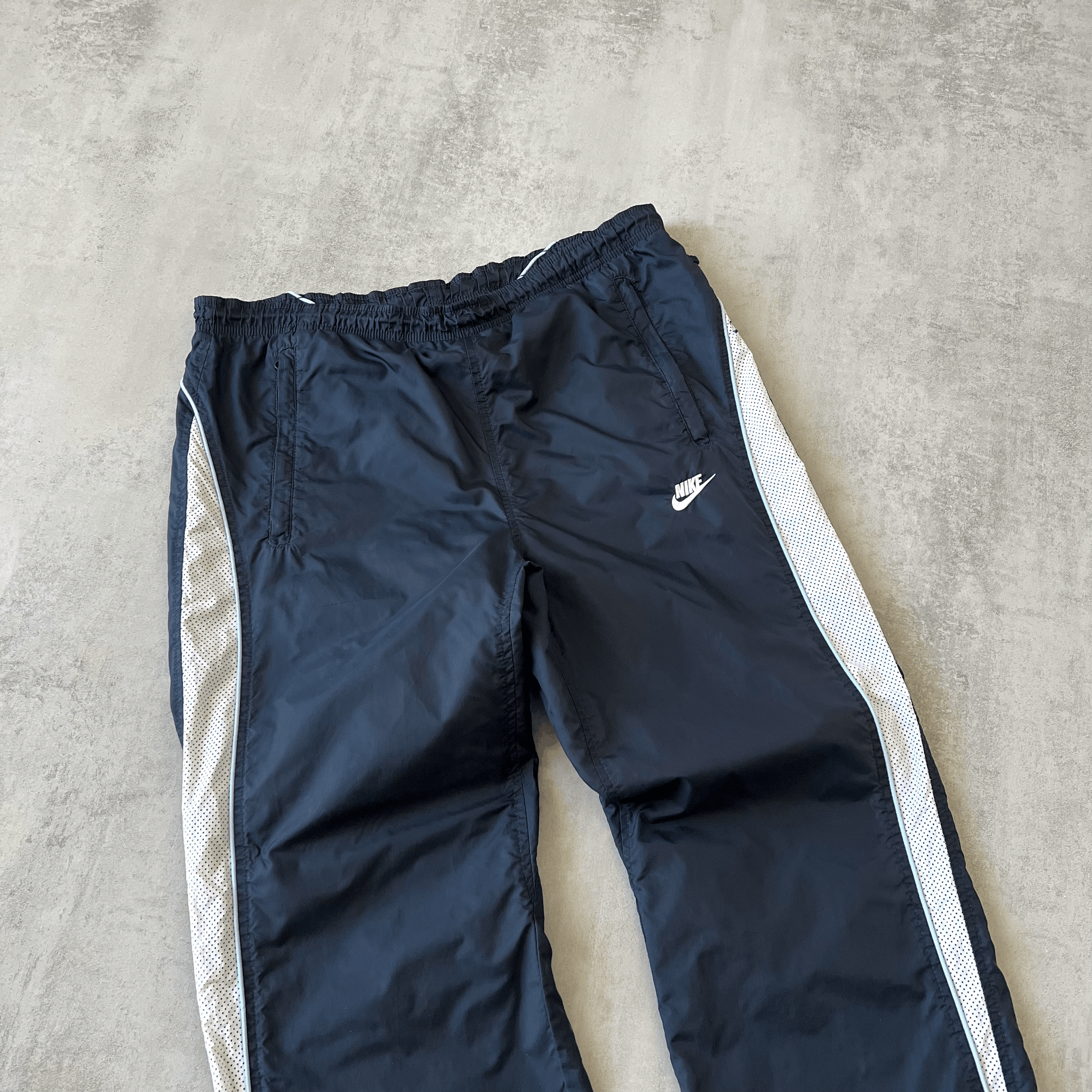 Nike RARE 2000s double swoosh trackpants (M)