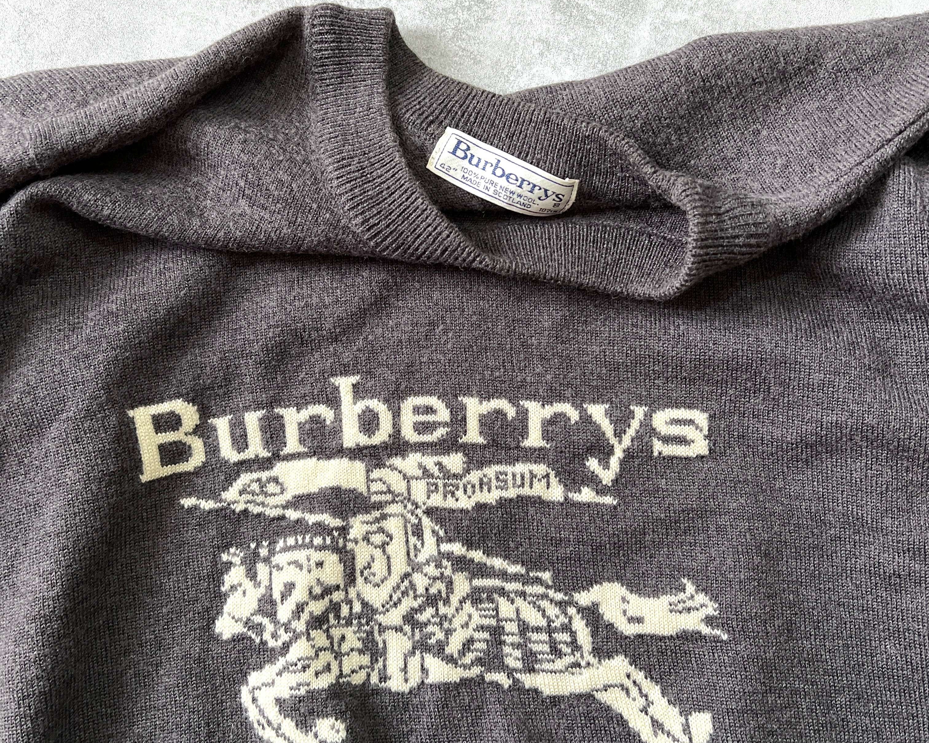 Burberry's 1990s women's heavyweight embroidered sweater (S)