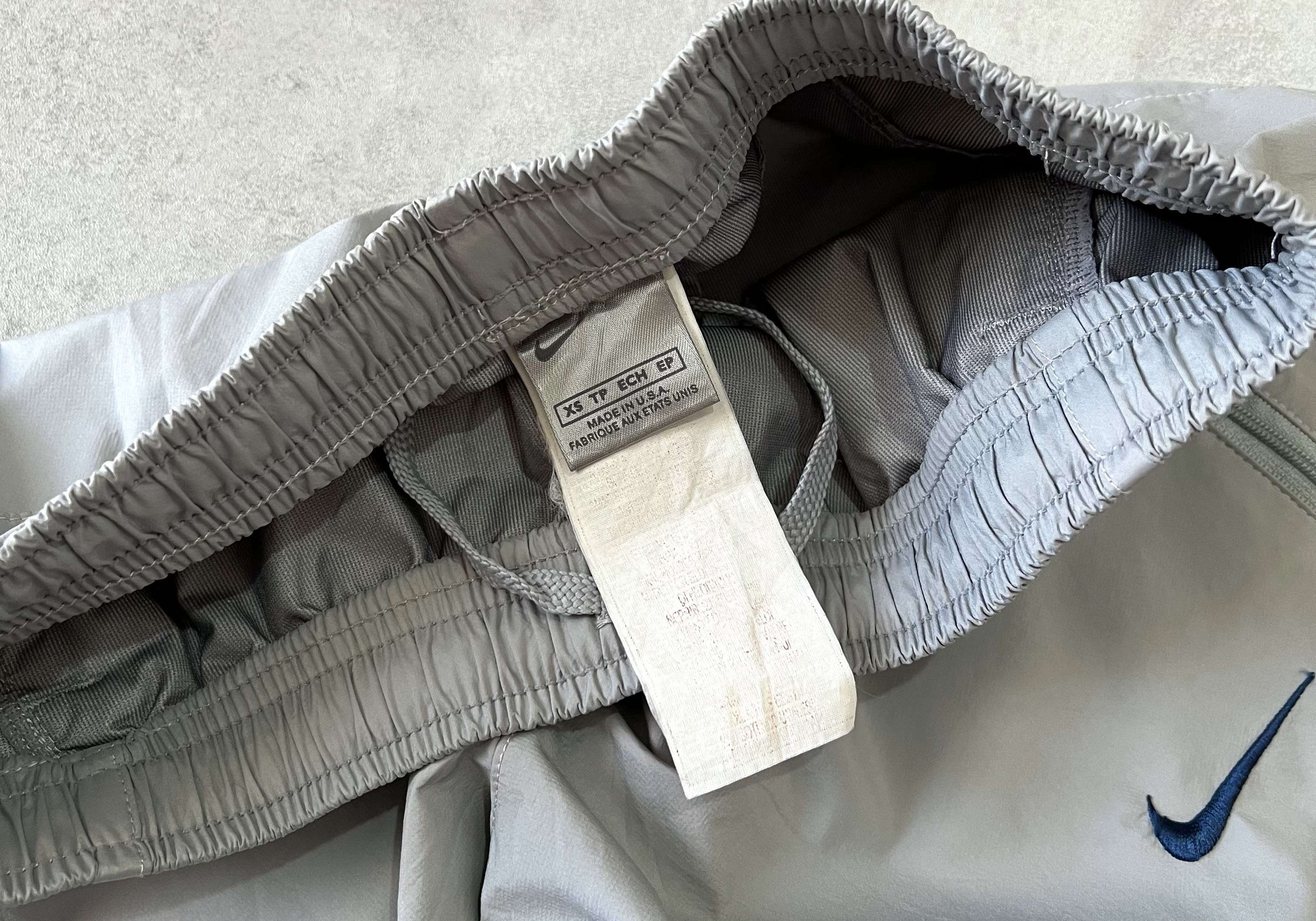 Nike 2000s trackpants (M)