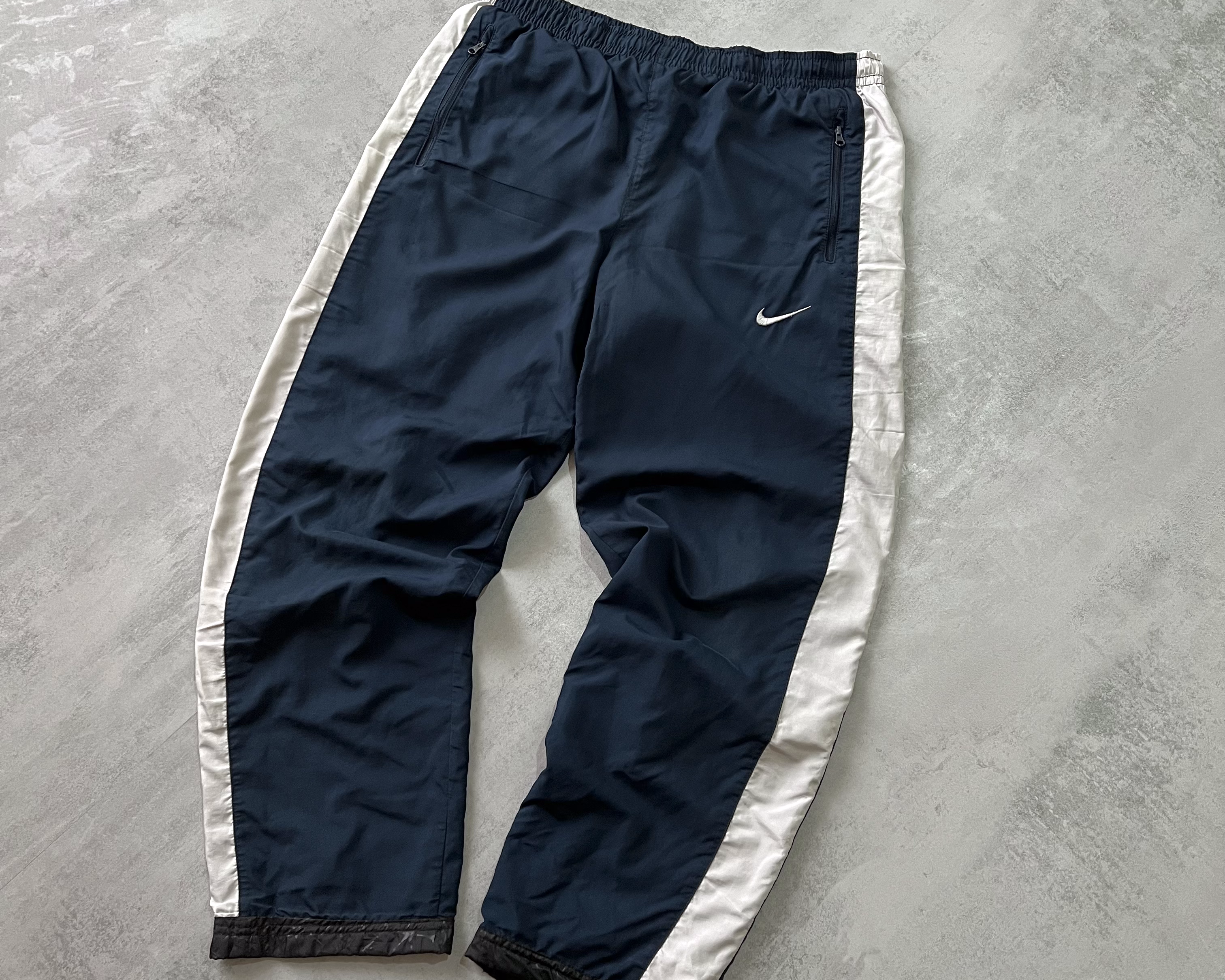 Nike 2000s trackpants (L)