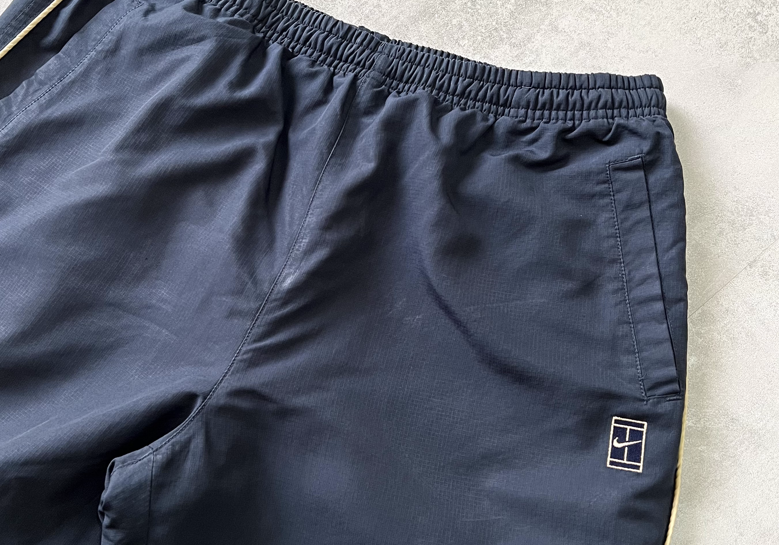 Nike 2000s trackpants (XL)