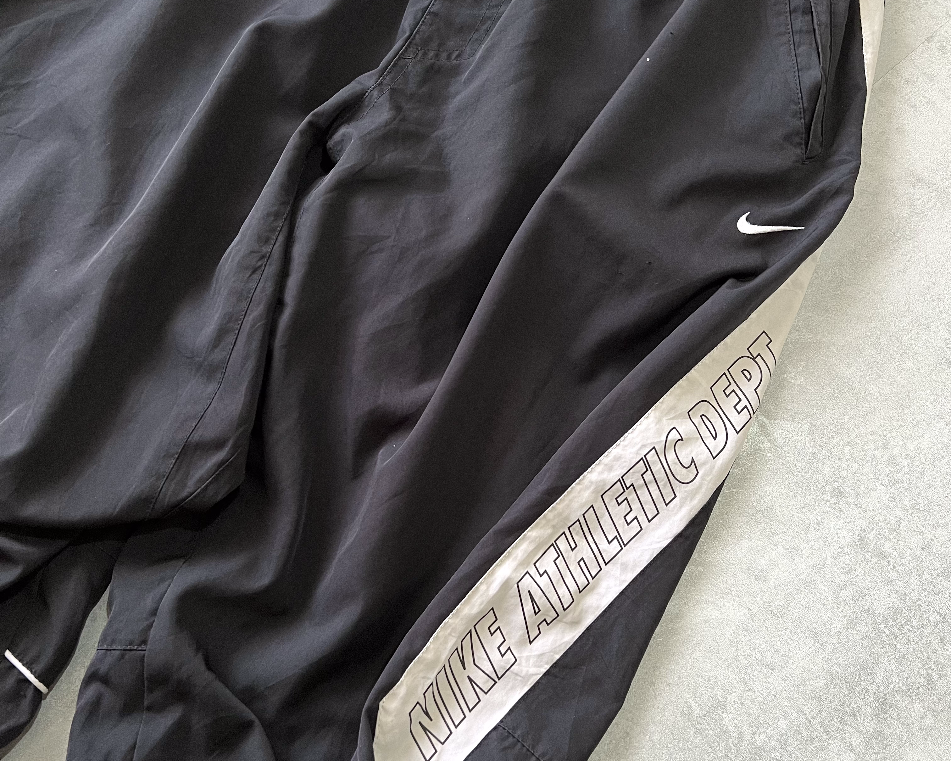 Nike 2000s trackpants (XL)