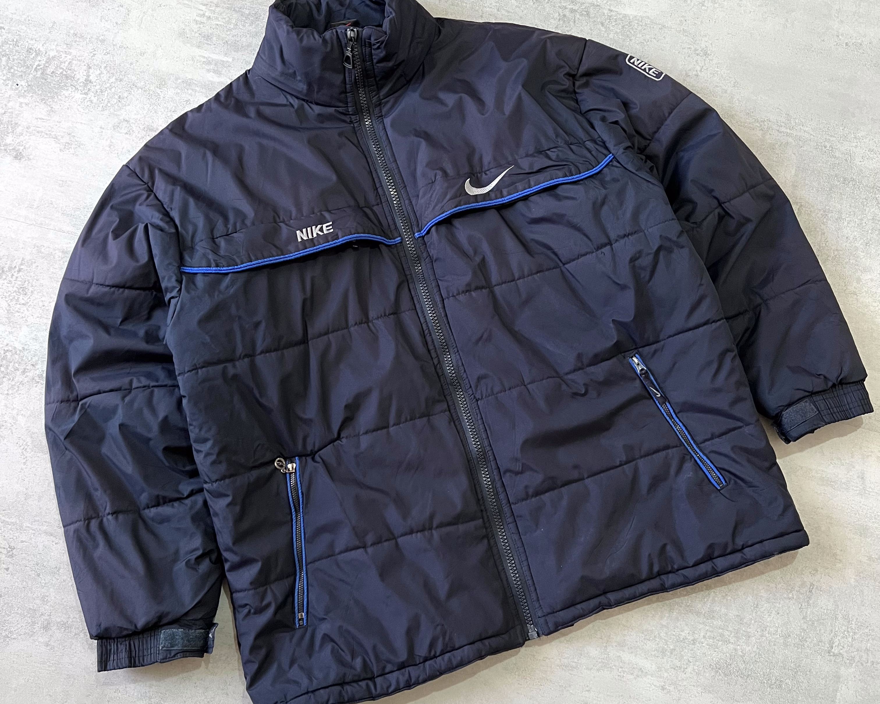 Nike 2000s puffer jacket (XL)