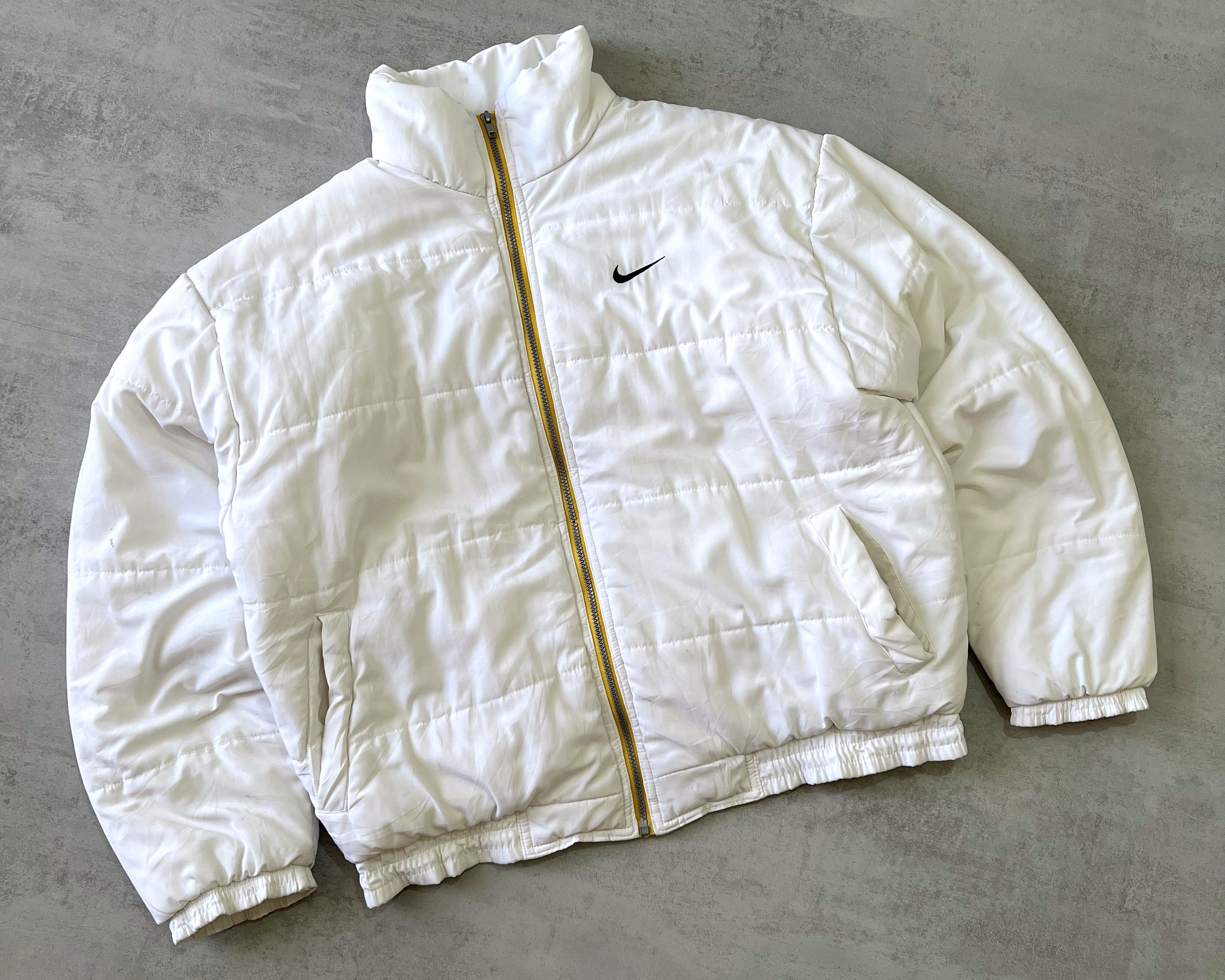 Nike 2000s heavyweight puffer jacket (M)