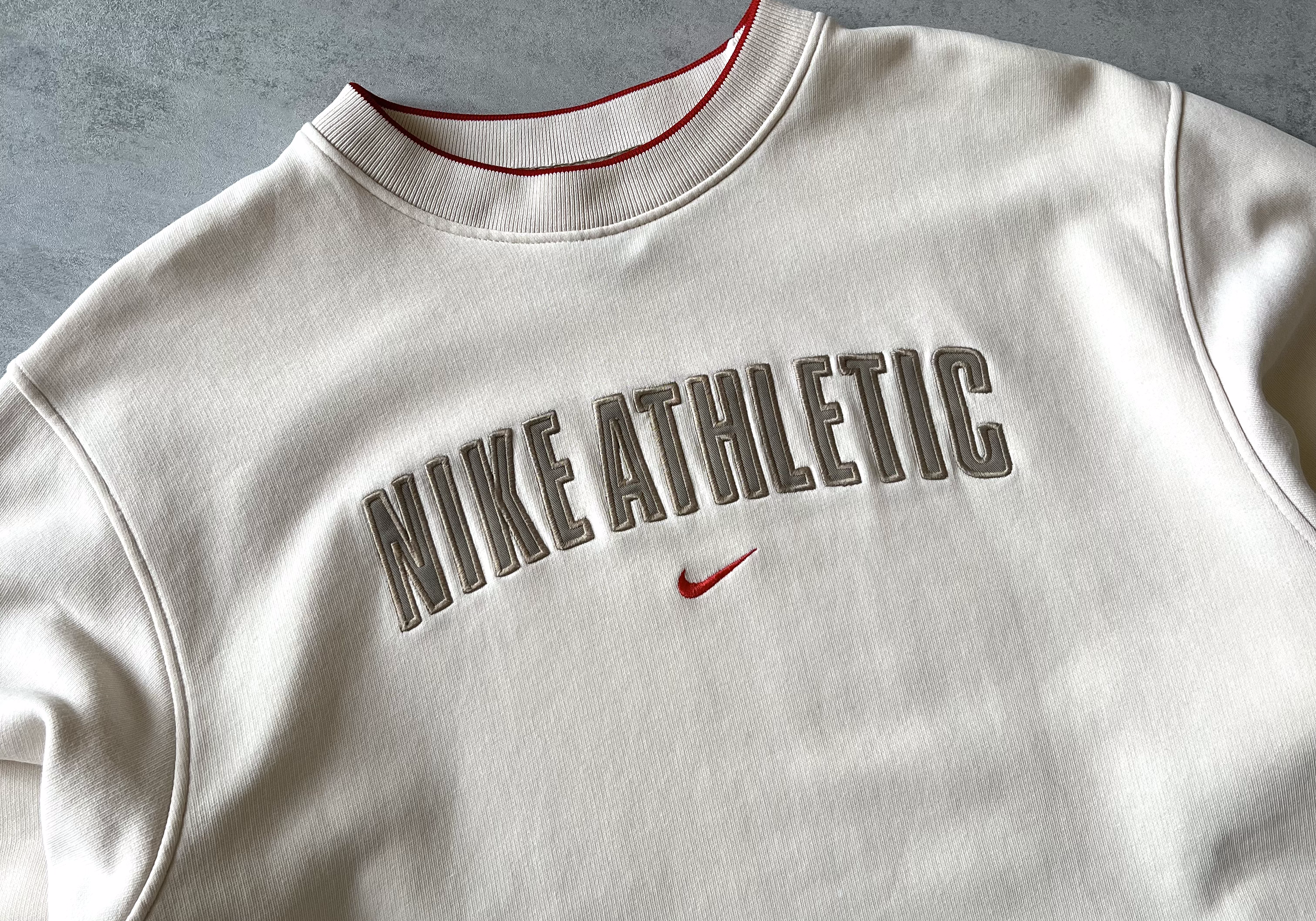Nike Athletics RARE 2000s crewneck sweatshirt (M)