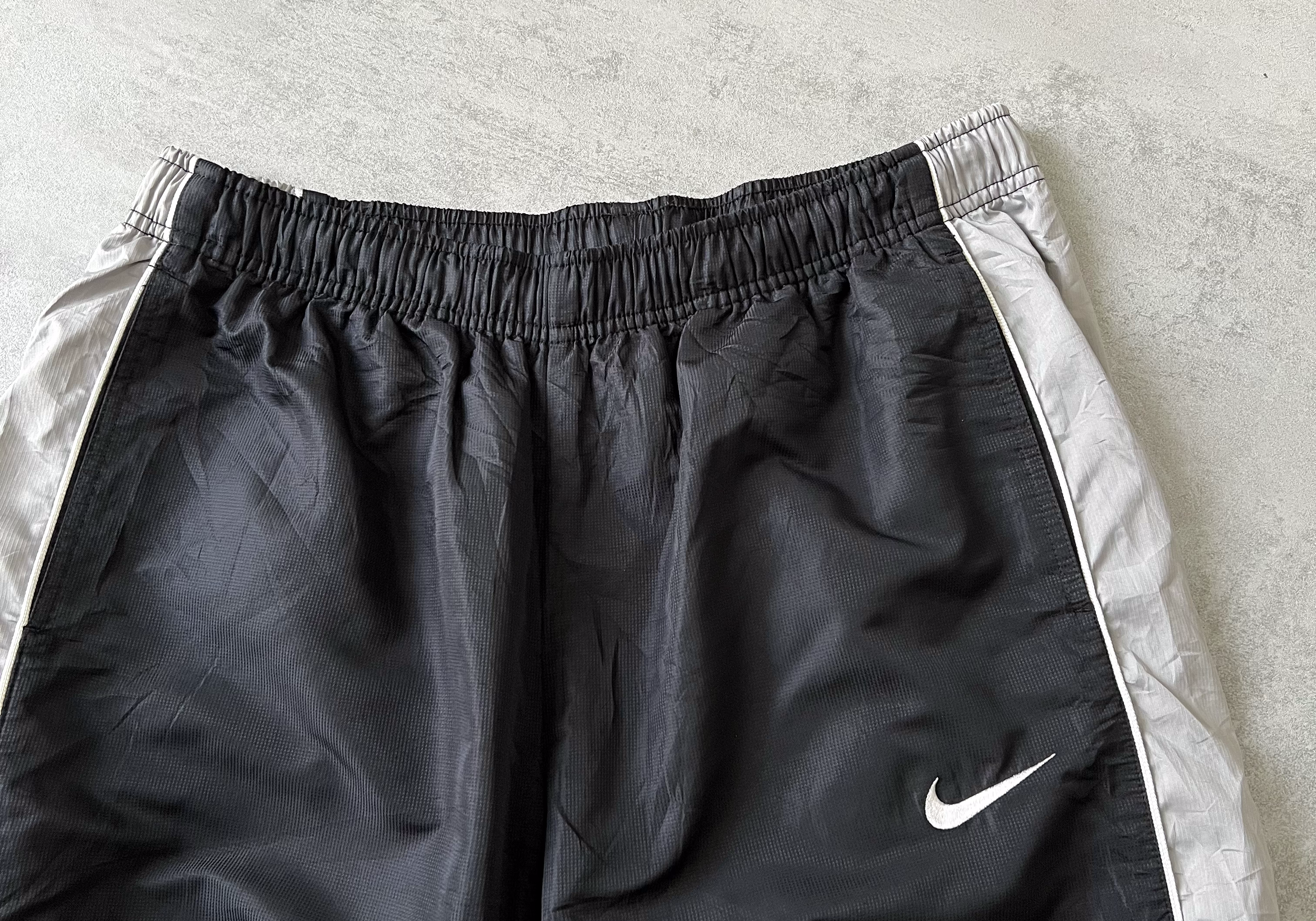Nike RARE 2000s trackpants (L)