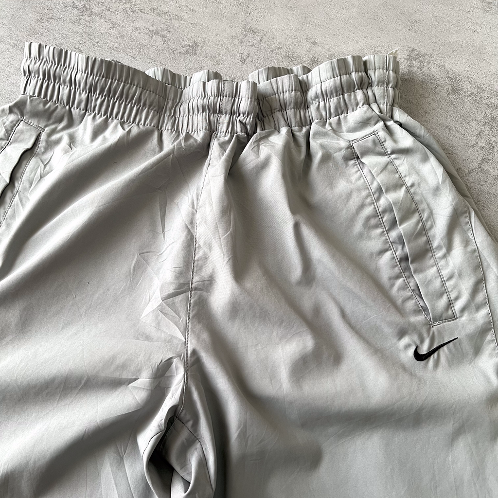 Nike 2000s trackpants (M)