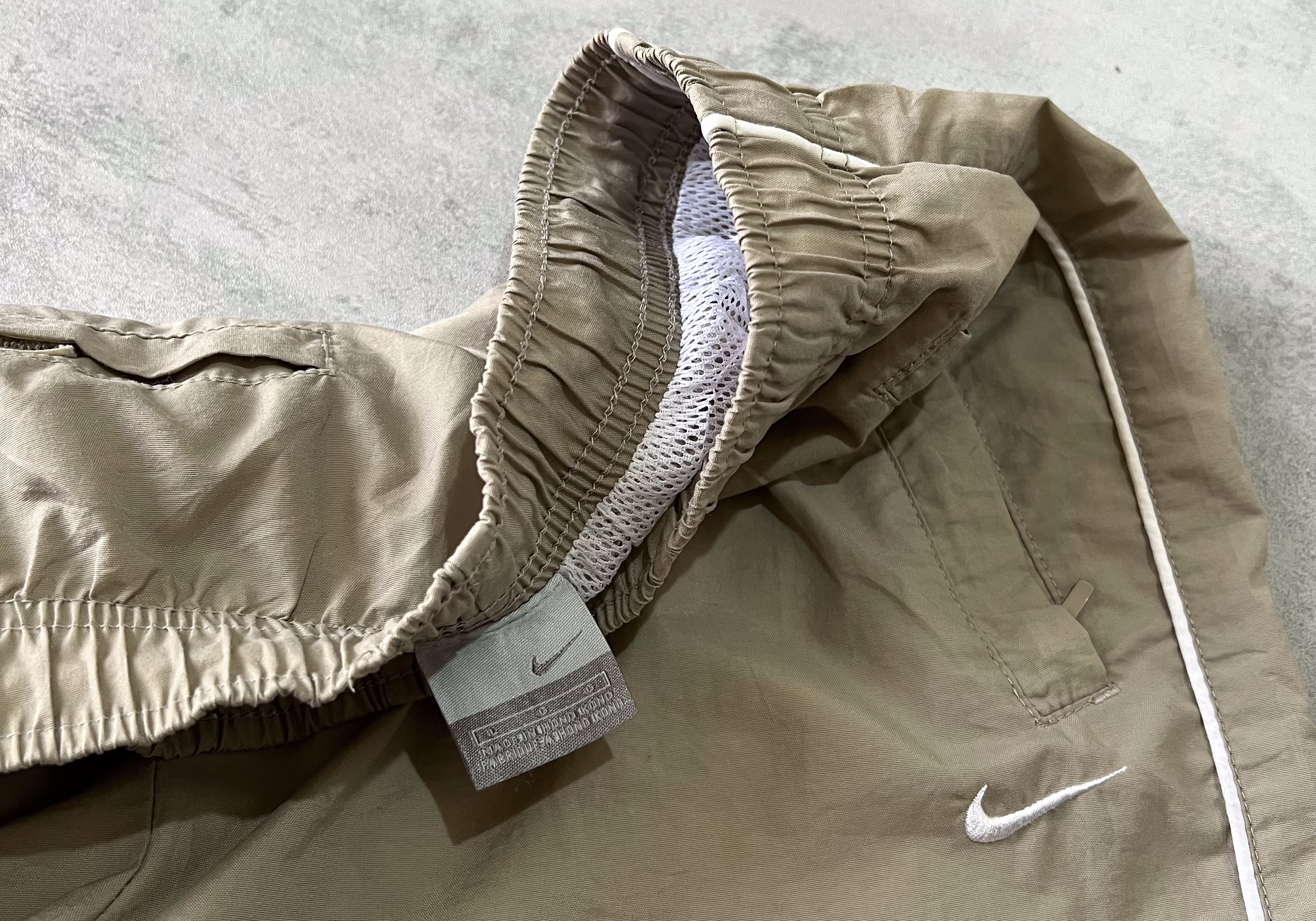 Nike 2000s trackpants (L)