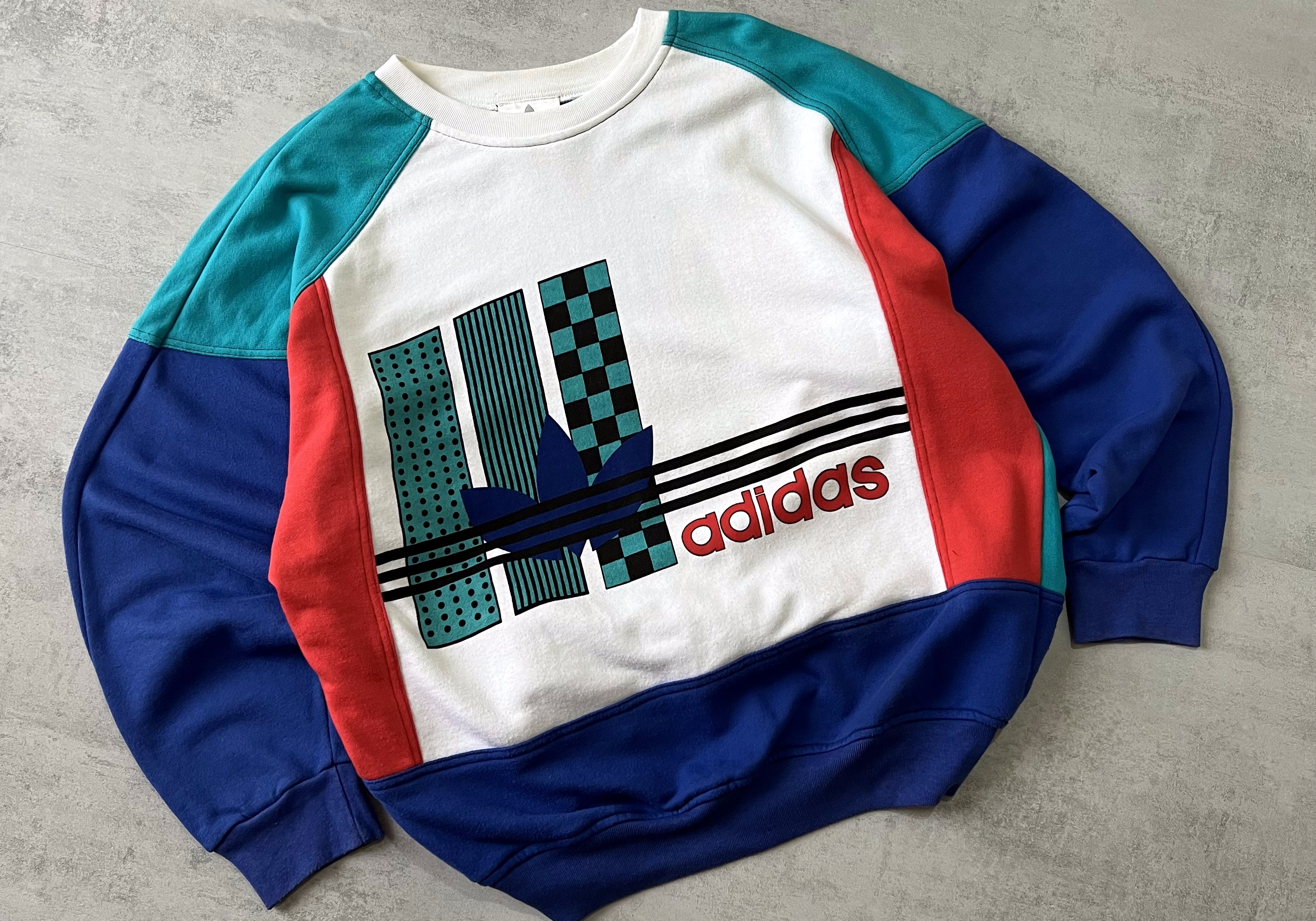 Adidas RARE 1990s crewneck sweatshirt (XL)